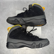 Jordan 9 Retro Dark Charcoal University Gold *pre-owned* SIZE 11.5