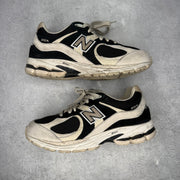 New Balance 2002R Black Beige Tan *pre-owned* SIZE 7.5