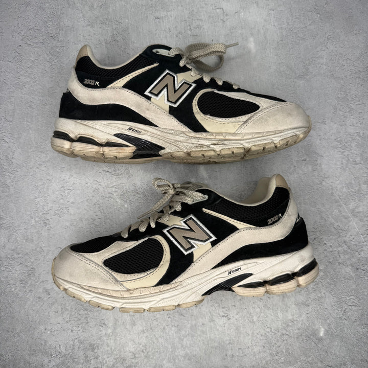 New Balance 2002R Black Beige Tan *pre-owned* SIZE 7.5