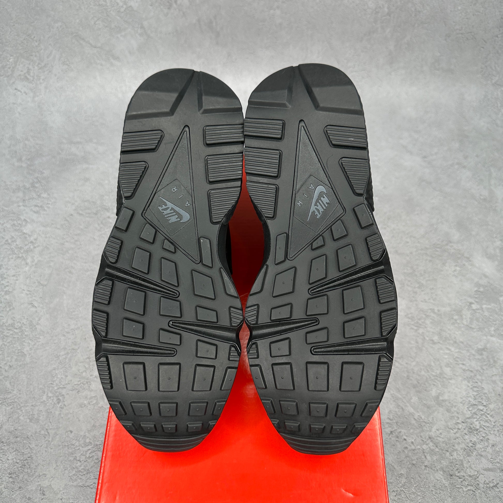 Nike Air Huarache Triple Black