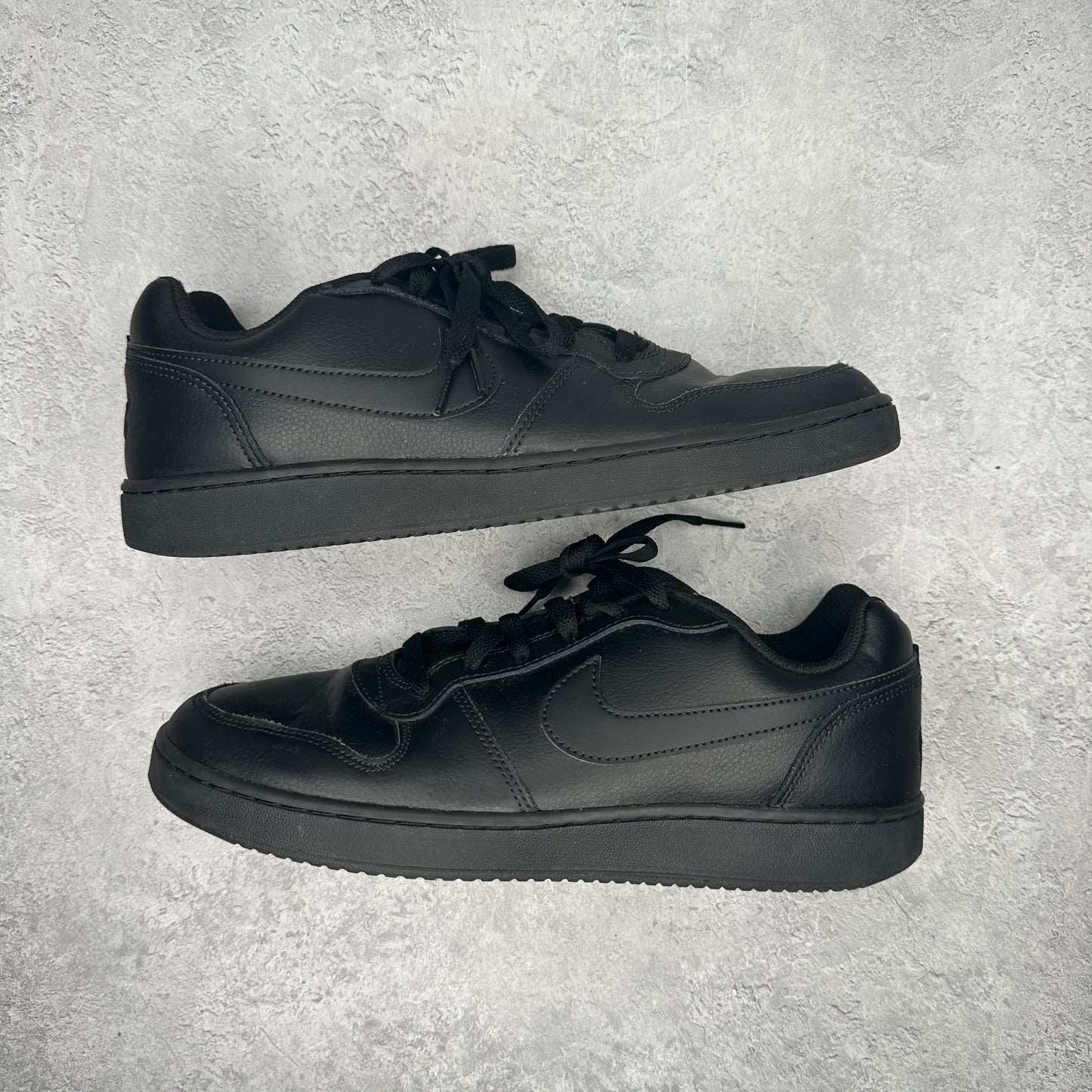 Nike Ebernon Low Triple Black *pre-owned* SIZE 10