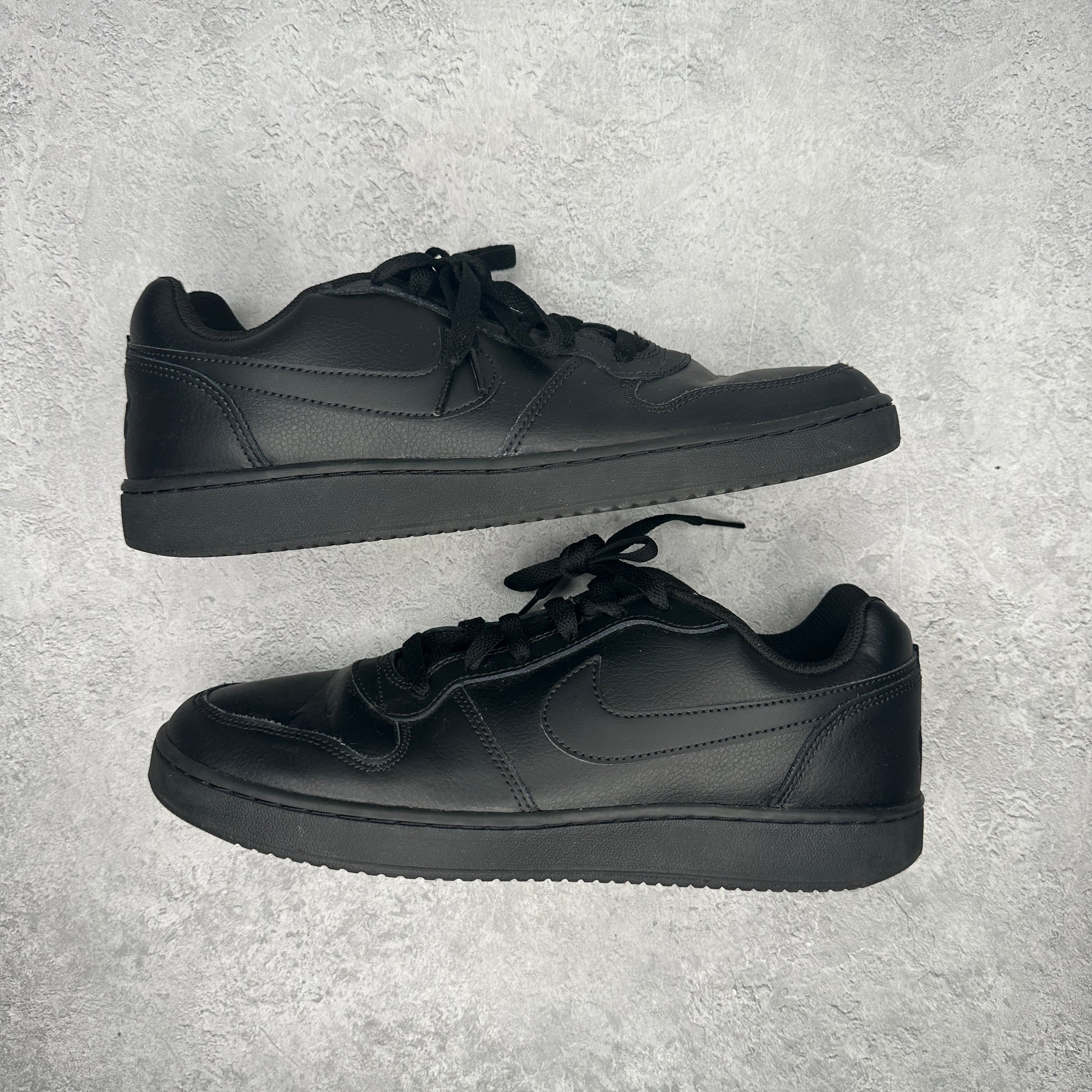 Nike Ebernon Low Triple Black *pre-owned* SIZE 10