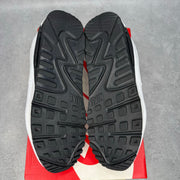 Nike Air Max 90/1 White Black *pre-owned* SIZE 9