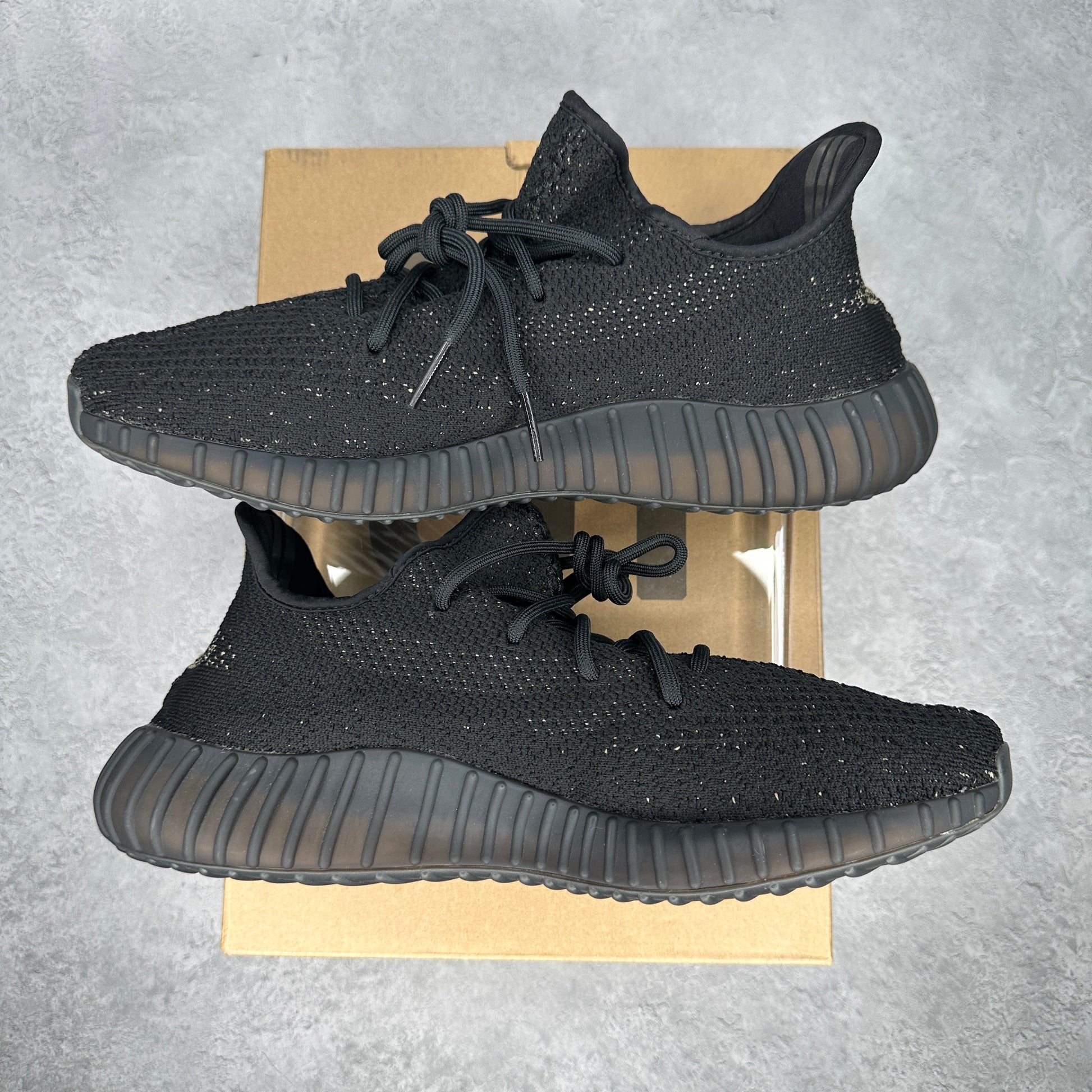 adidas Yeezy Boost 350 V2 Core Black Green VNDS *pre-owned* SIZE 12