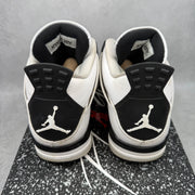 Jordan 4 Retro Military Black *pre-owned* SIZE 9