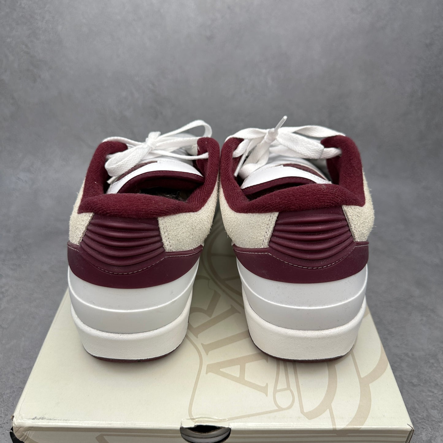 Jordan 2 Retro Low Cherrywood *pre-owned* SIZE 10.5
