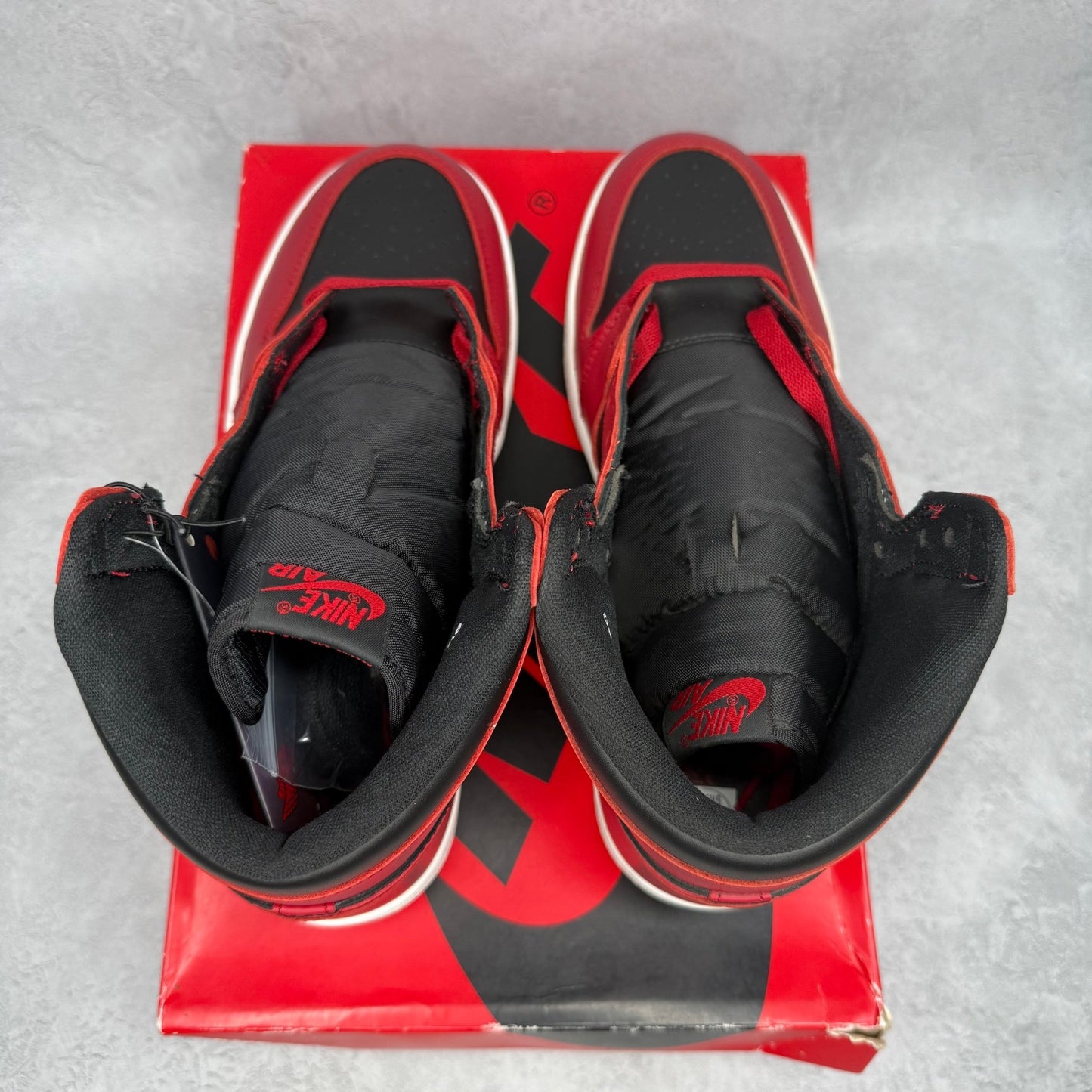 Jordan 1 Retro High '85 Varsity Red *pre - owned* SIZE 9.5 - Kicks Collective PA - Jordan - BQ4422-600 - Men's Shoes - 9.5M/11W - Pre - Owned - Original Box (Damaged)