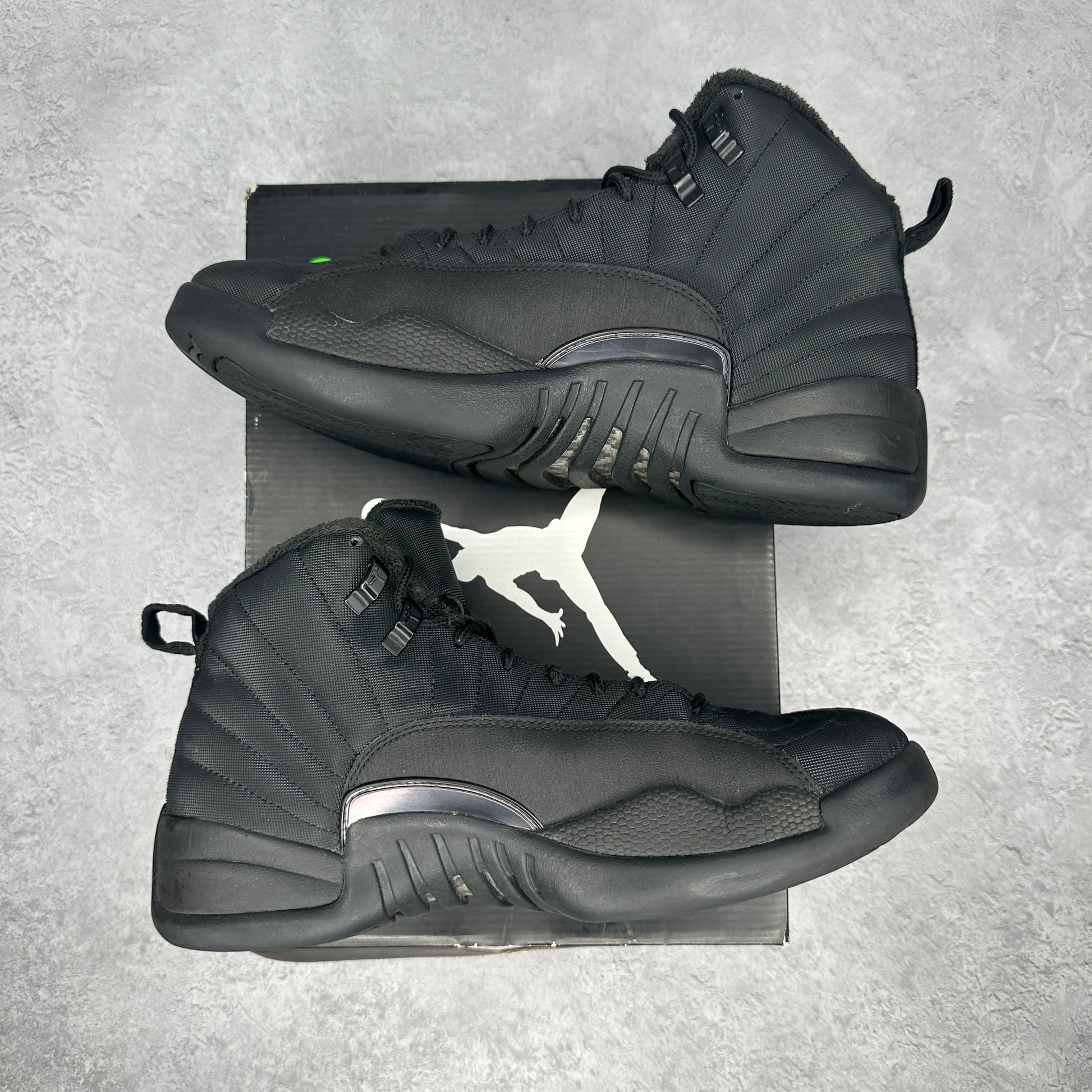 Jordan 12 Retro Winter Black *pre-owned* SIZE 10