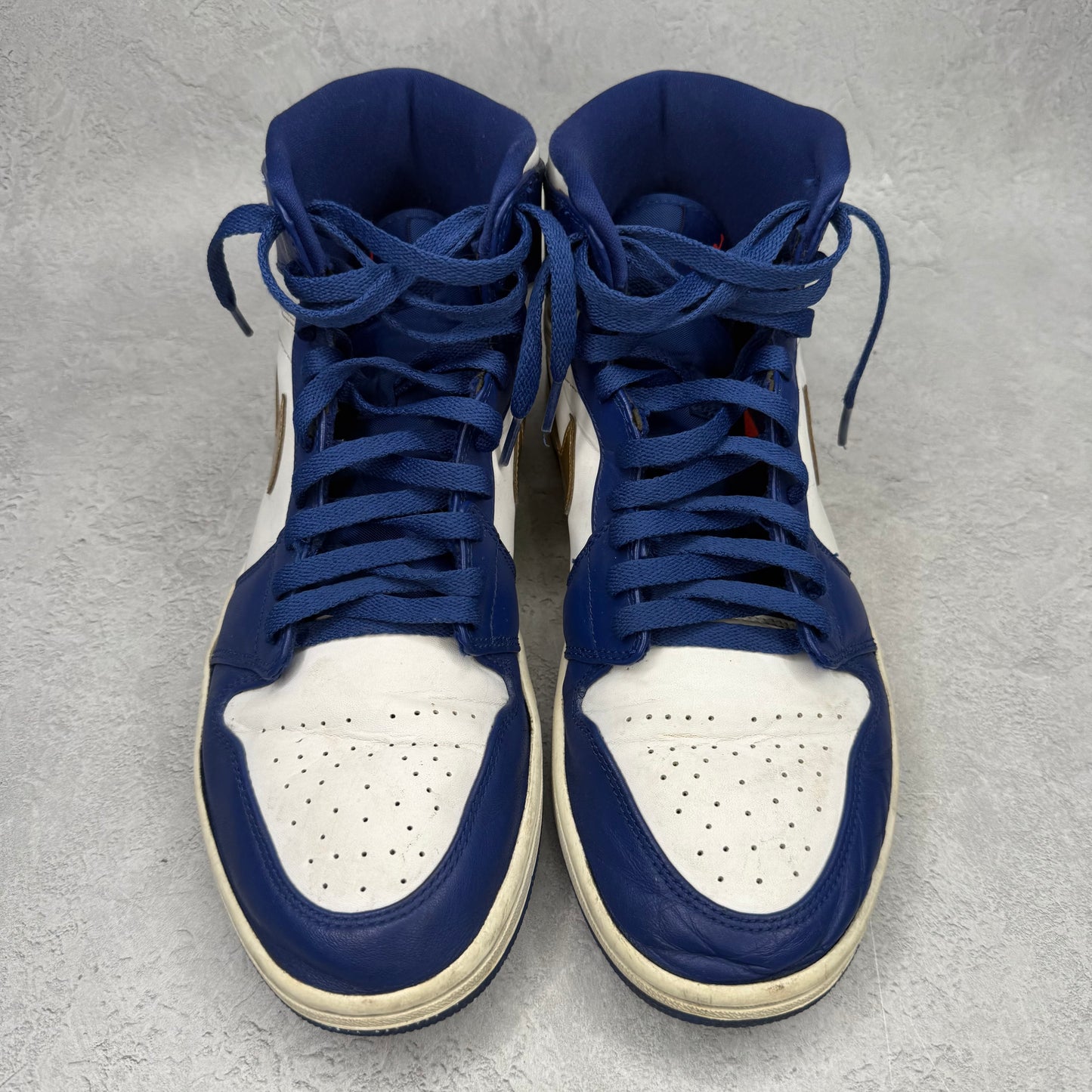 Jordan 1 Retro Gold Medal *pre-owned* SIZE 10.5