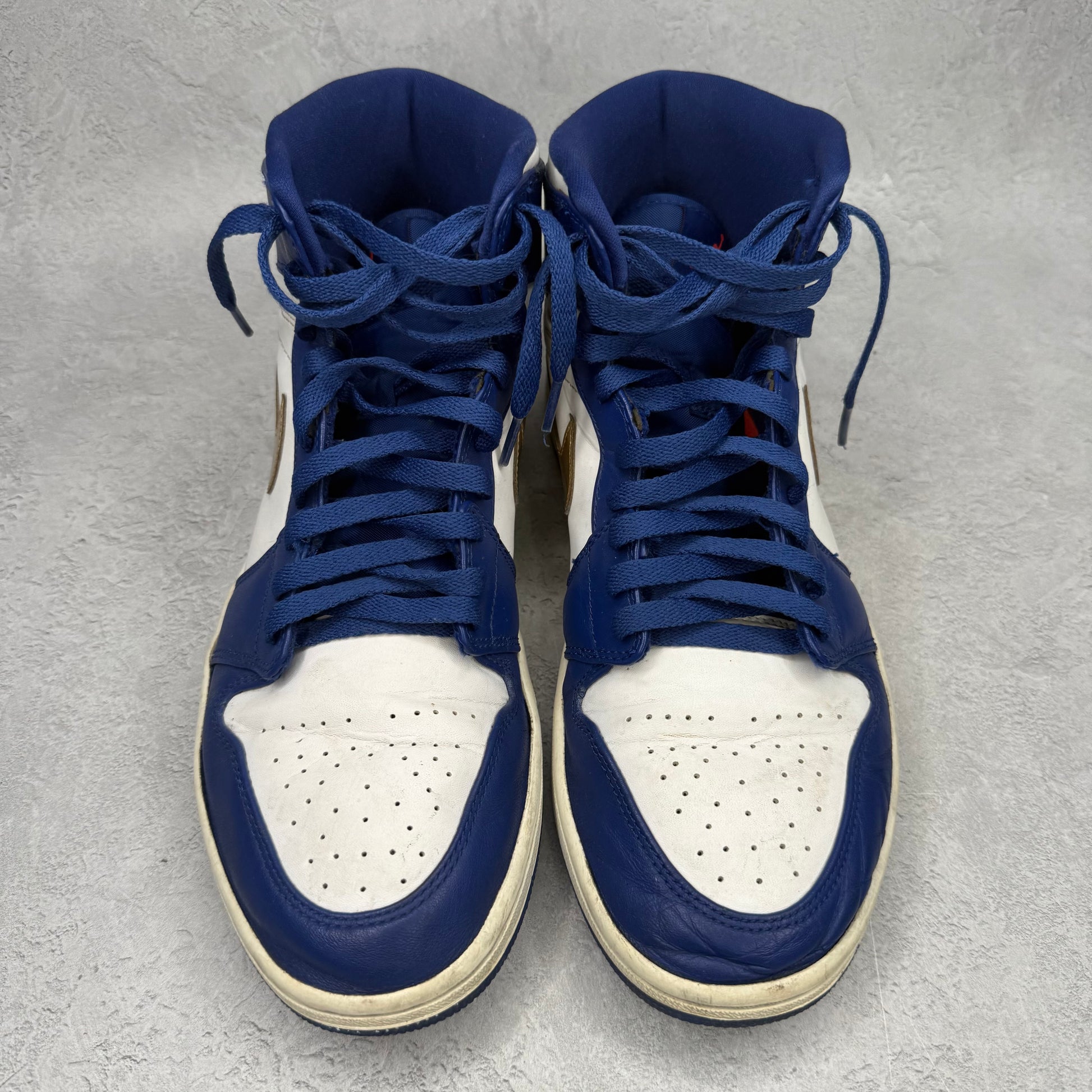 Jordan 1 Retro Gold Medal *pre-owned* SIZE 10.5