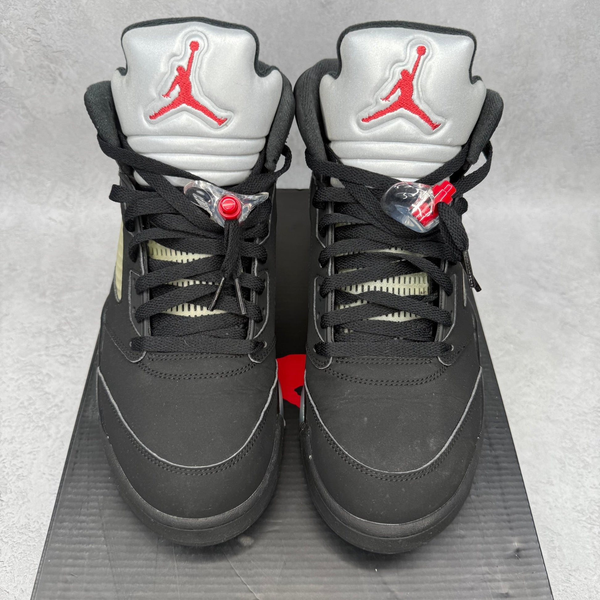 Jordan 5 Retro Black Metallic (2016) *pre - owned* SIZE 11 - Kicks Collective PA - Jordan - 845035-003 - Men's Shoes - 11M/12.5W - Pre - Owned