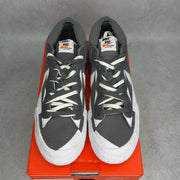 Nike Blazer Low sacai Iron Grey - Image 3