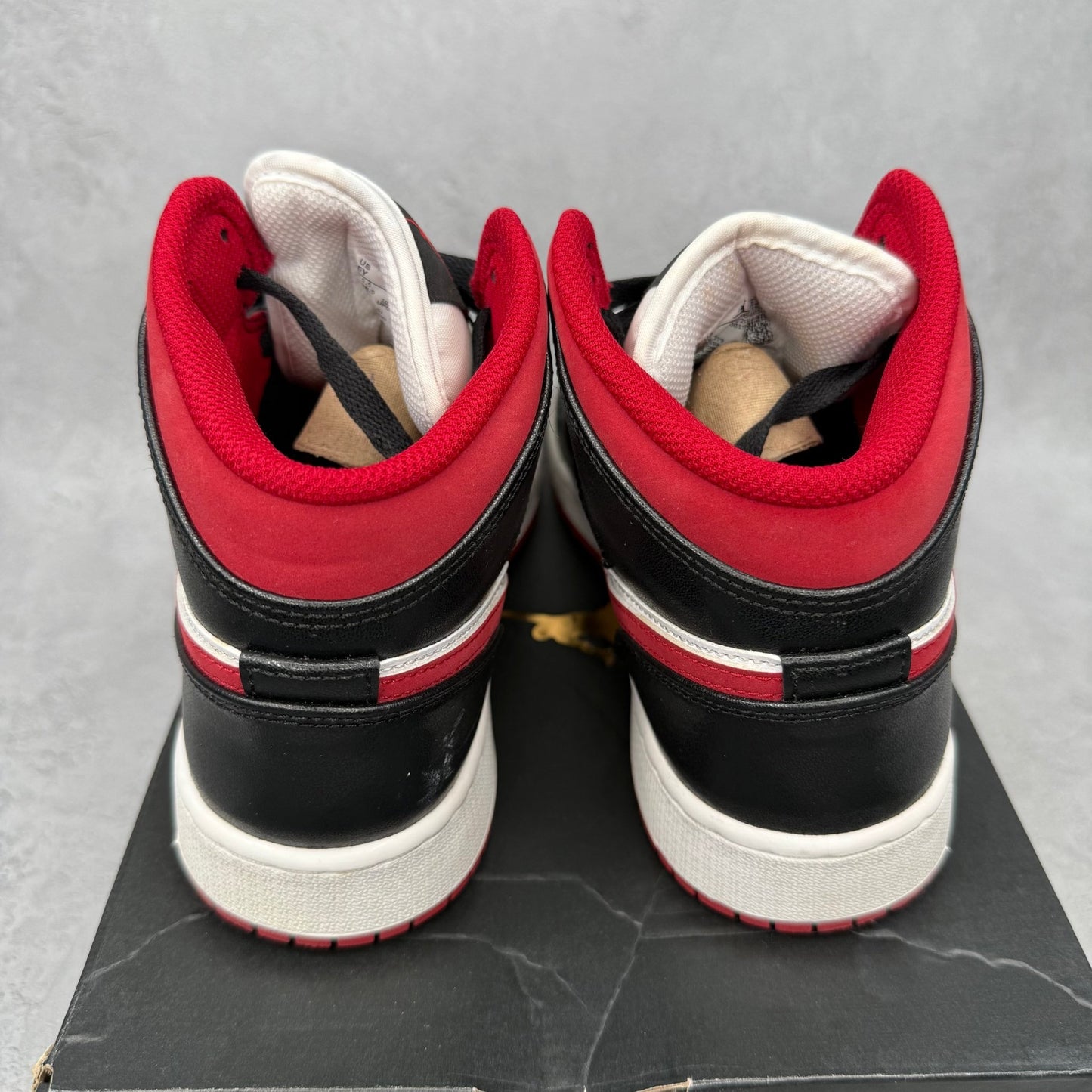 Jordan 1 Mid Gym Red Black White (GS) *pre - owned* SIZE 6Y - Kicks Collective PA - Jordan - DJ4695-122 - Kid's Shoes - 6Y - Pre - Owned