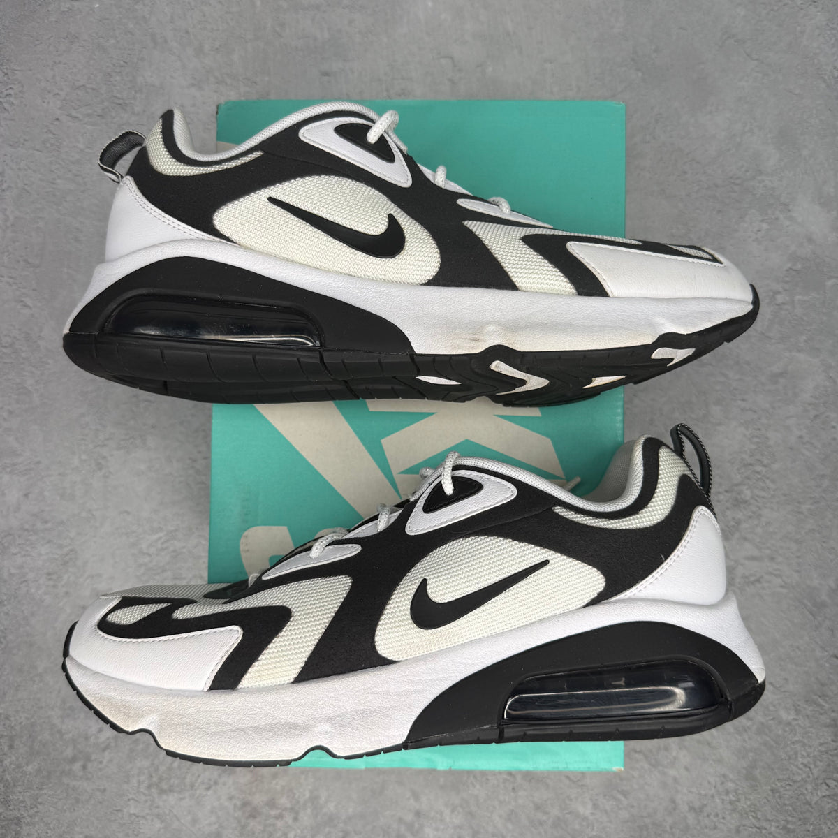 Nike Air Max 200 White Anthracite *pre-owned* SIZE 9.5