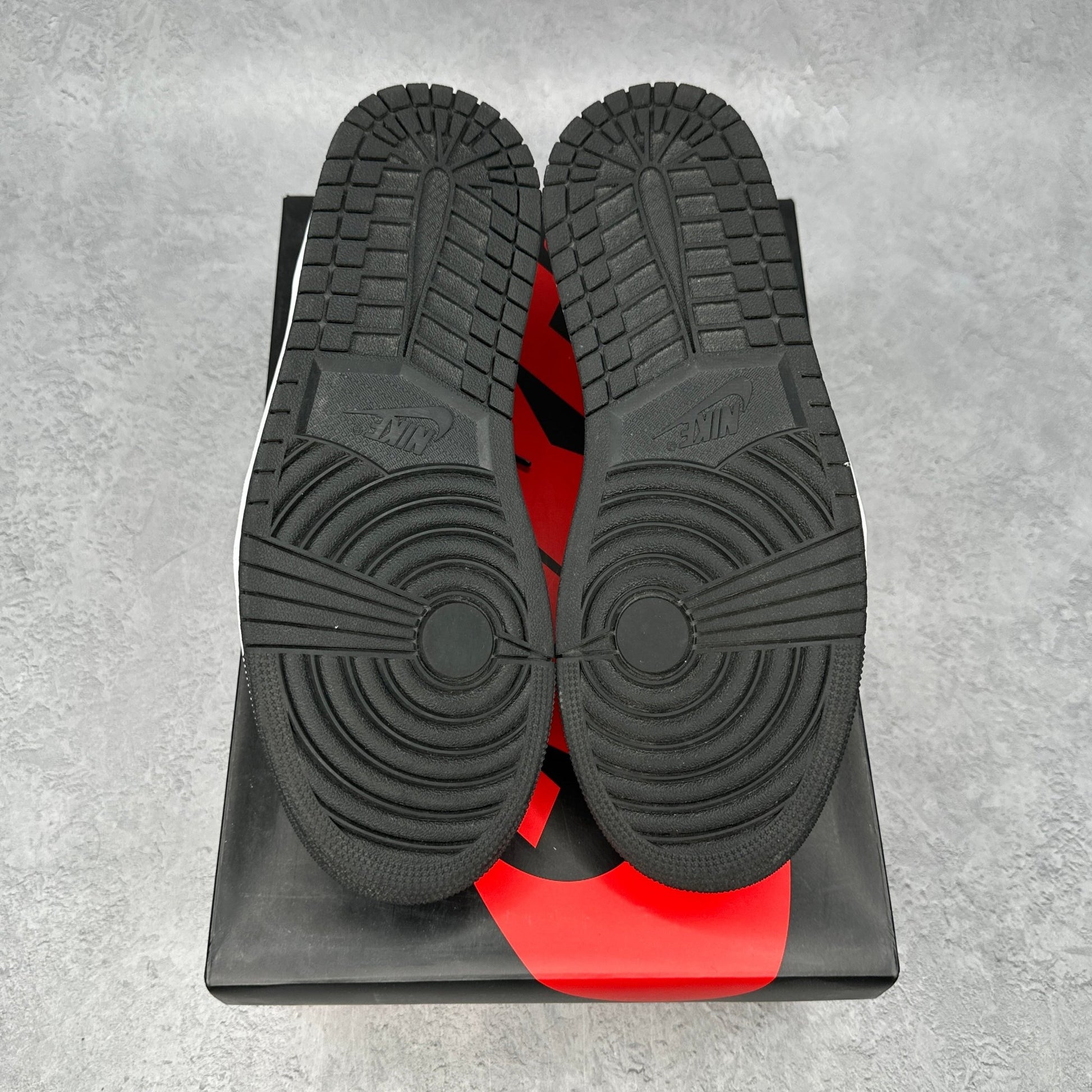 Jordan 1 Low OG Bleached Coral *pre - owned* SIZE 9 - Kicks Collective PA - Jordan - CZ0790-061 - Men's Shoes - 9M/10.5W - Pre - Owned