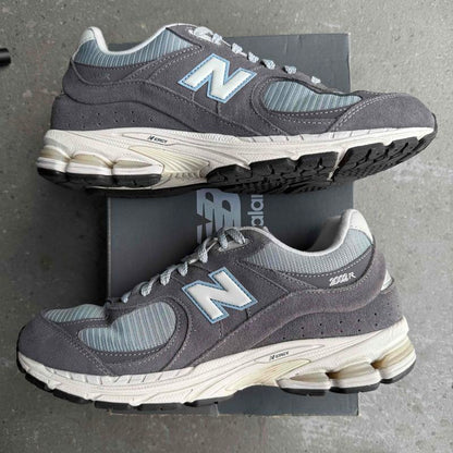 New Balance 2002R Magnent Lead *pre-owned* SIZE 11.5