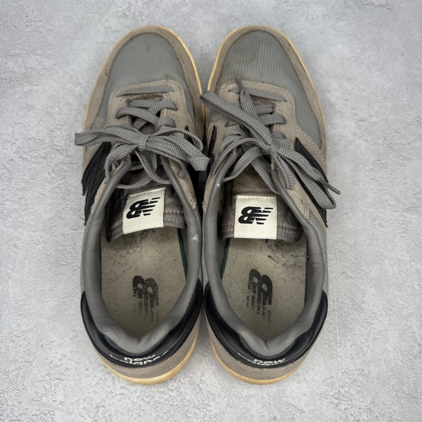 New Balance Men's 300 V2 Grey/Navy *pre-owned* SIZE 10.5