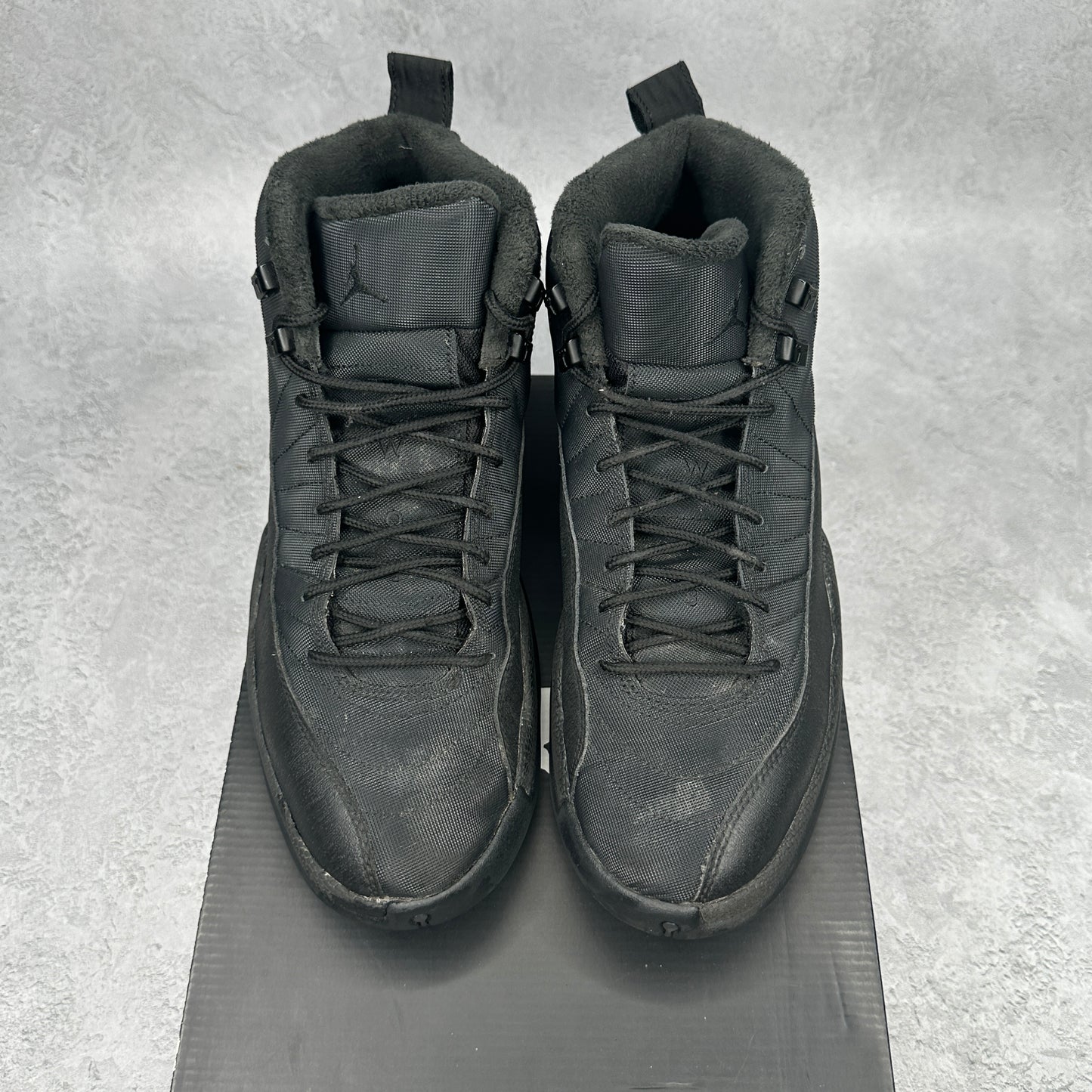 Jordan 12 Retro Winter Black *pre-owned* SIZE 10