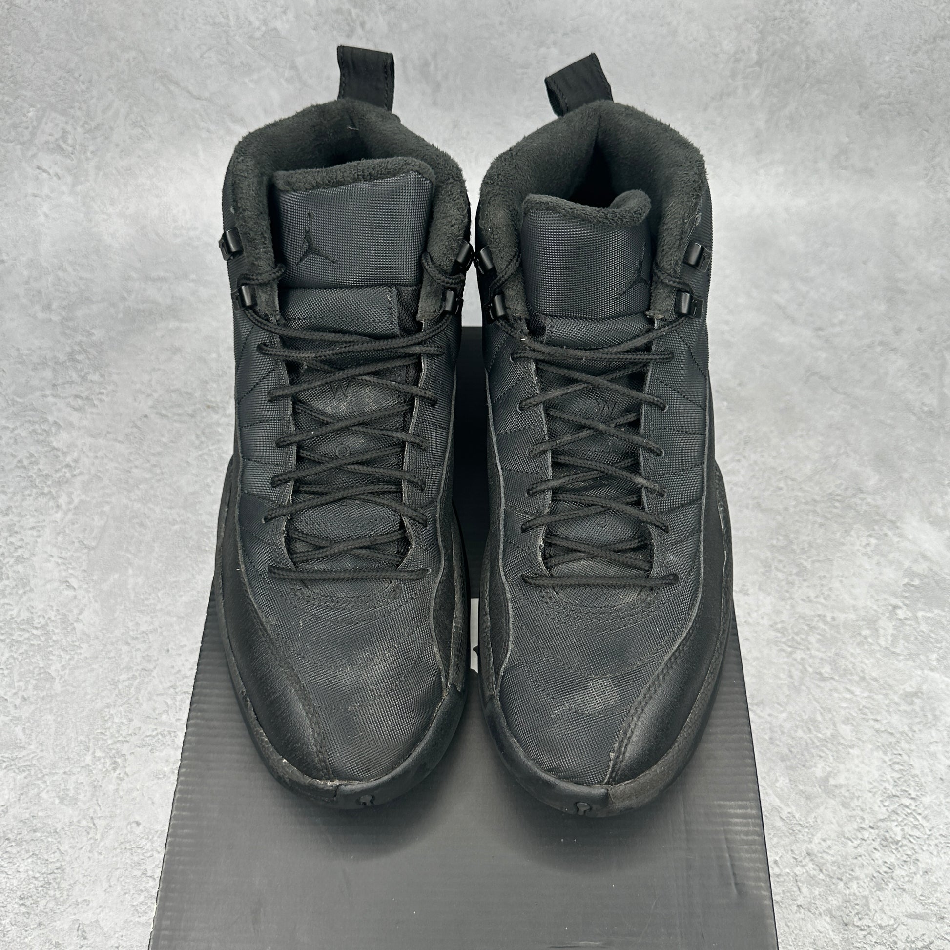 Jordan 12 Retro Winter Black *pre-owned* SIZE 10