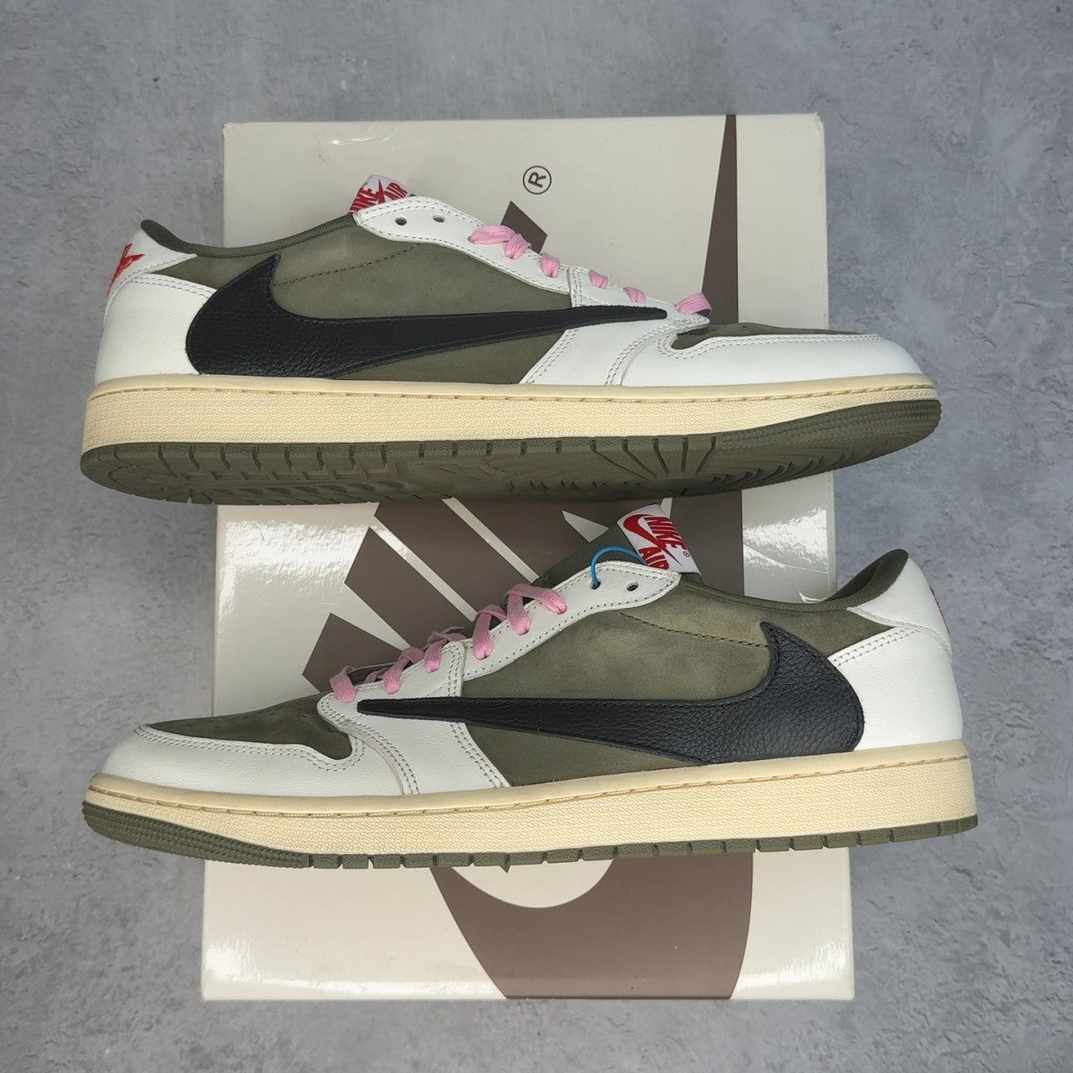Jordan 1 Retro Low OG SP Travis Scott Medium Olive 13 (Pre-Owned) - front