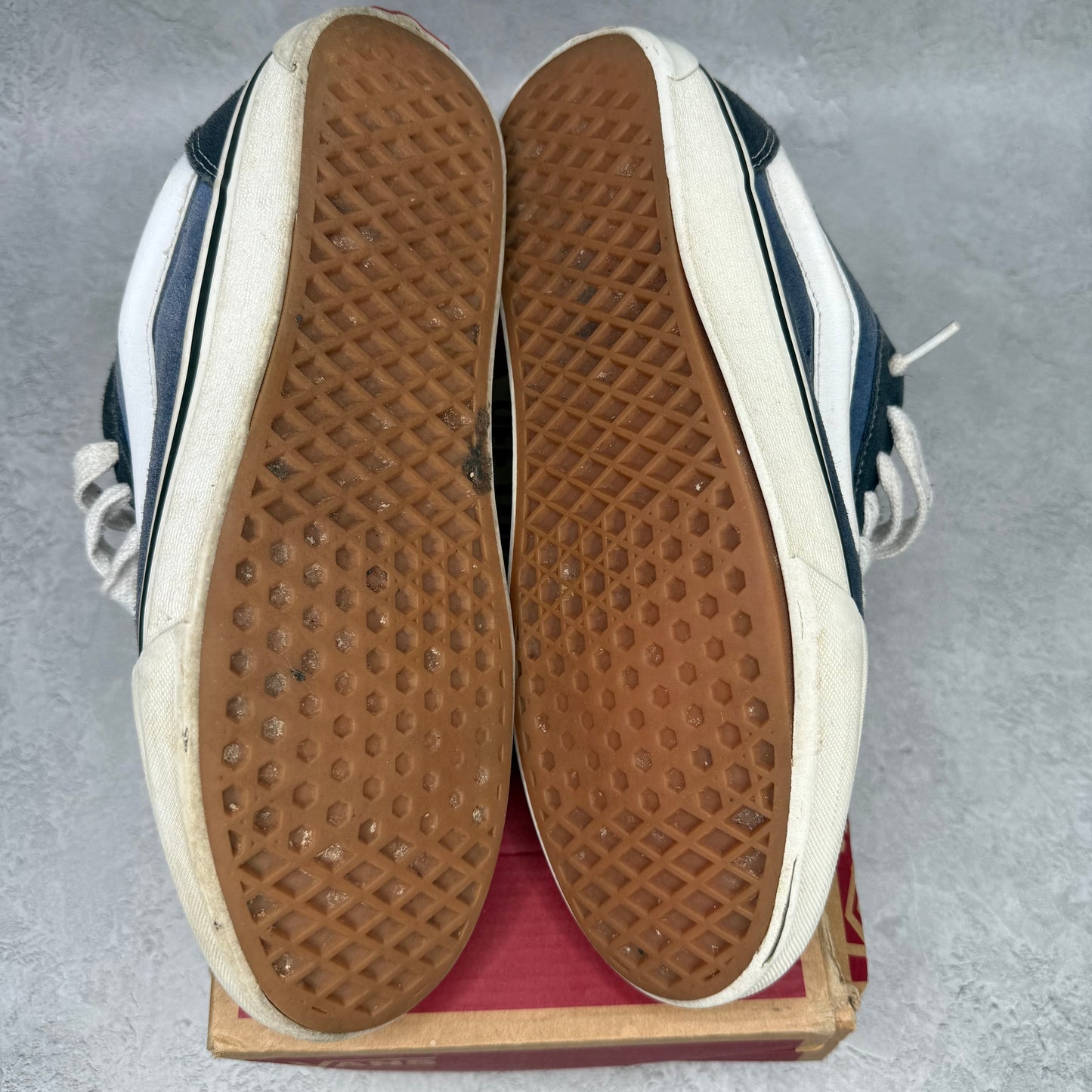 Vans Knu Skool Navy White *pre-owned* SIZE 10.5