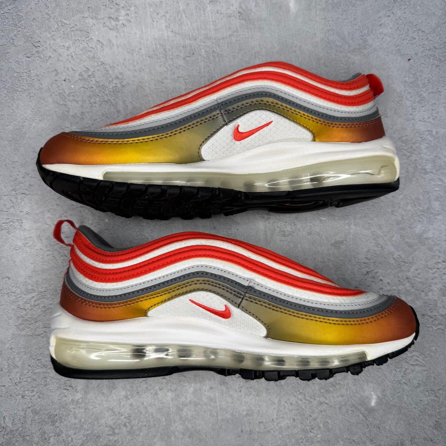 Nike Air Max 97 SE Metallic Red Bronze (GS) *pre - owned* SIZE 6.5Y - Kicks Collective PA - Nike - CT9637-900 - Kid's Shoes - 6.5Y - Pre - Owned - No Box