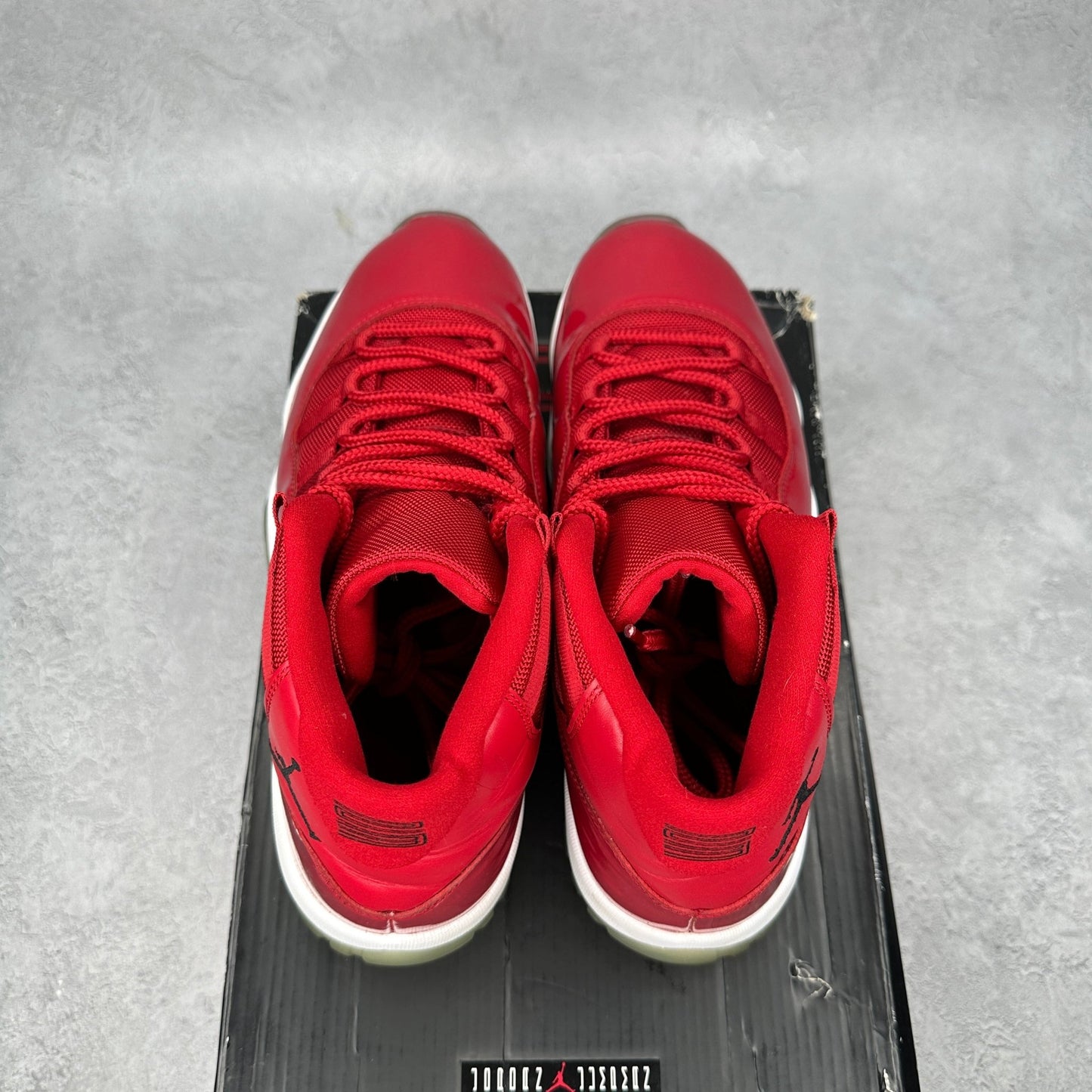Jordan 11 Retro Win Like 96 *pre - owned* SIZE 11 - Kicks Collective PA - Jordan - 378037-623 - Men's Shoes - 11M/12.5W - Pre - Owned