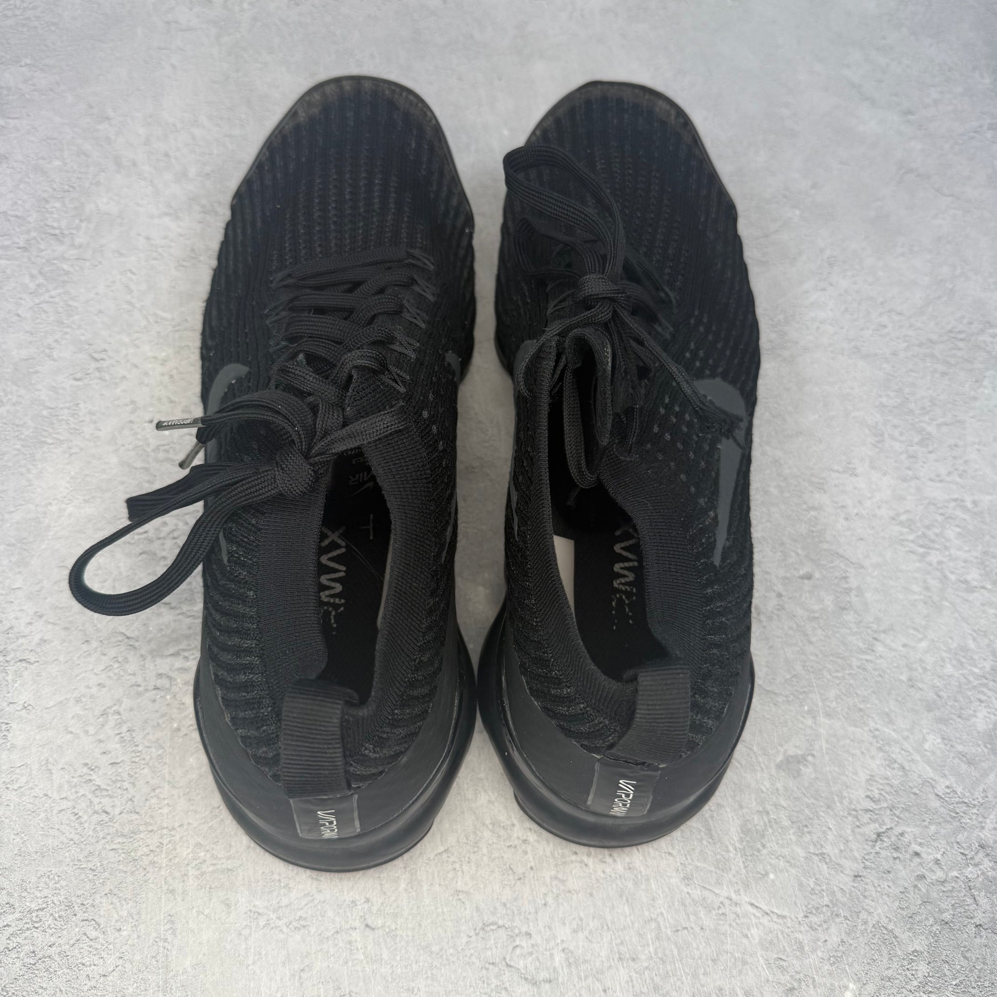 Nike Air VaporMax Flyknit 3.0 Triple Black *pre-owned* SIZE 11.5