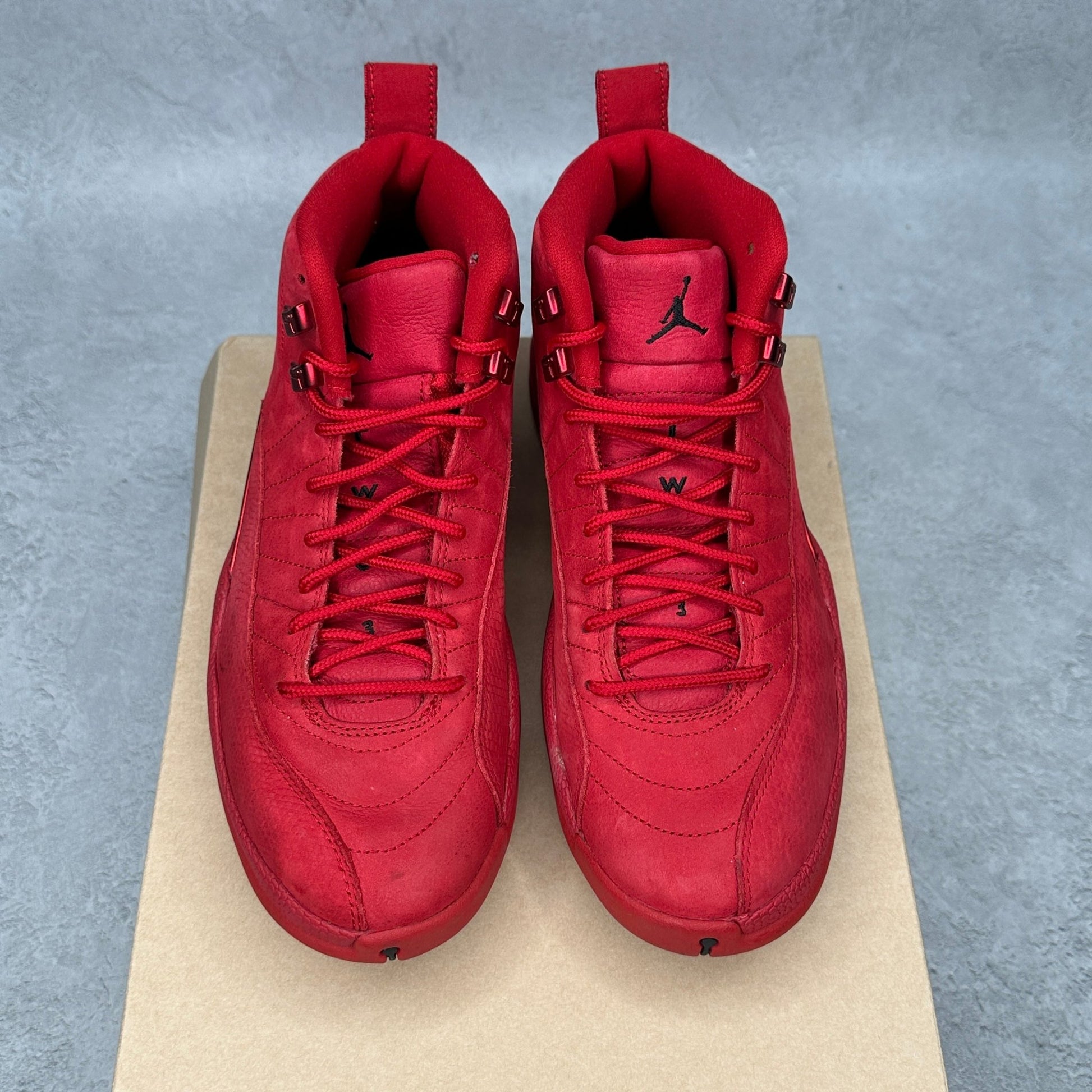 Jordan 12 Retro Gym Red (2018) *pre-owned* SIZE 8