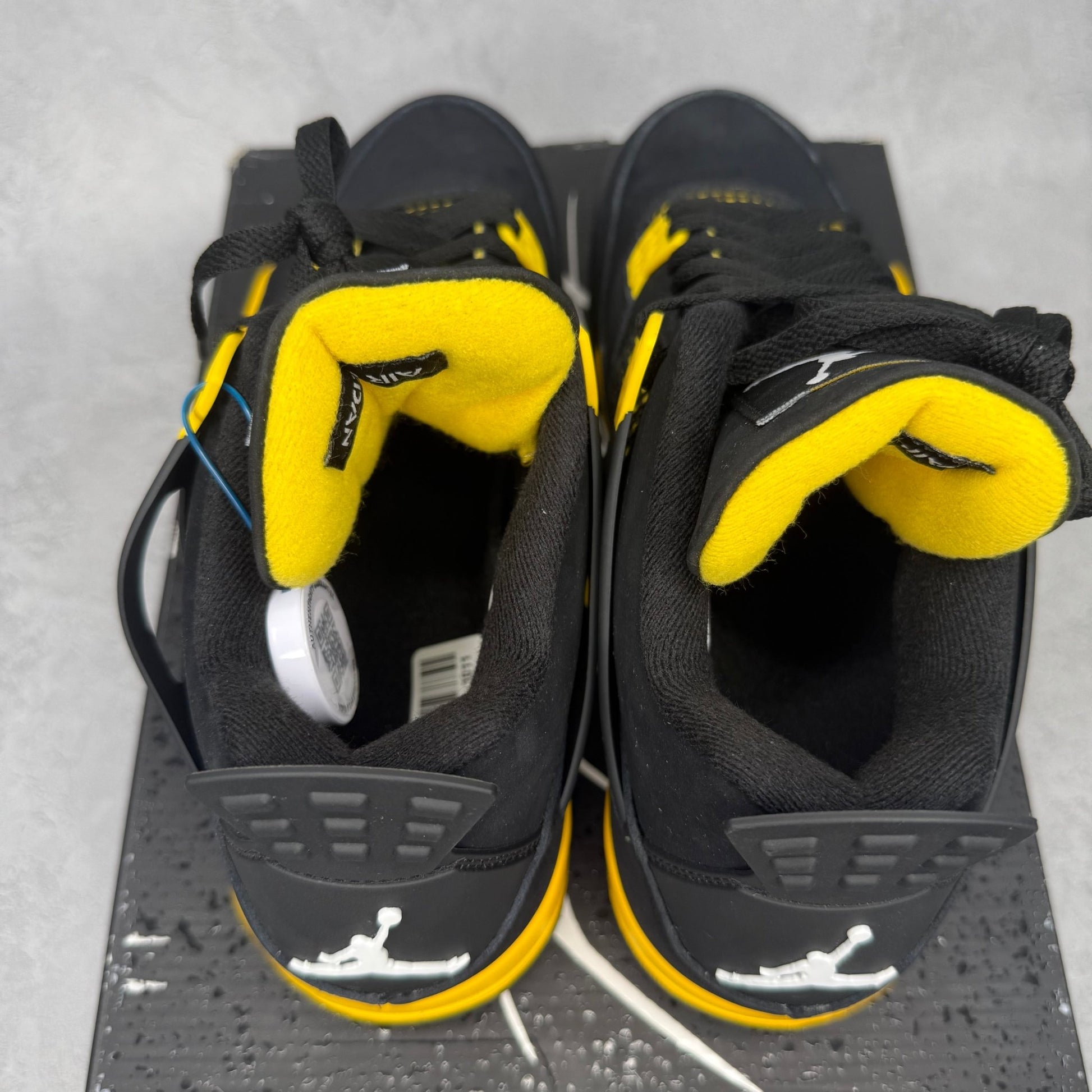 Jordan 4 Retro Thunder (2023) - Kicks Collective PA - Jordan - DH6927 - 017 - Men's Shoes - 12.5M/14W - Brand New