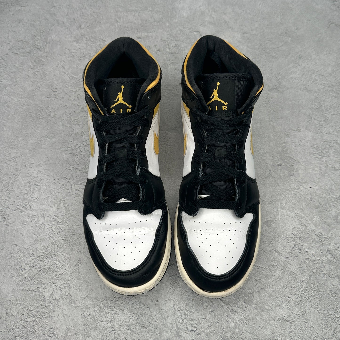 Jordan 1 Mid White Pollen Black (GS) *pre-owned* SIZE 7Y