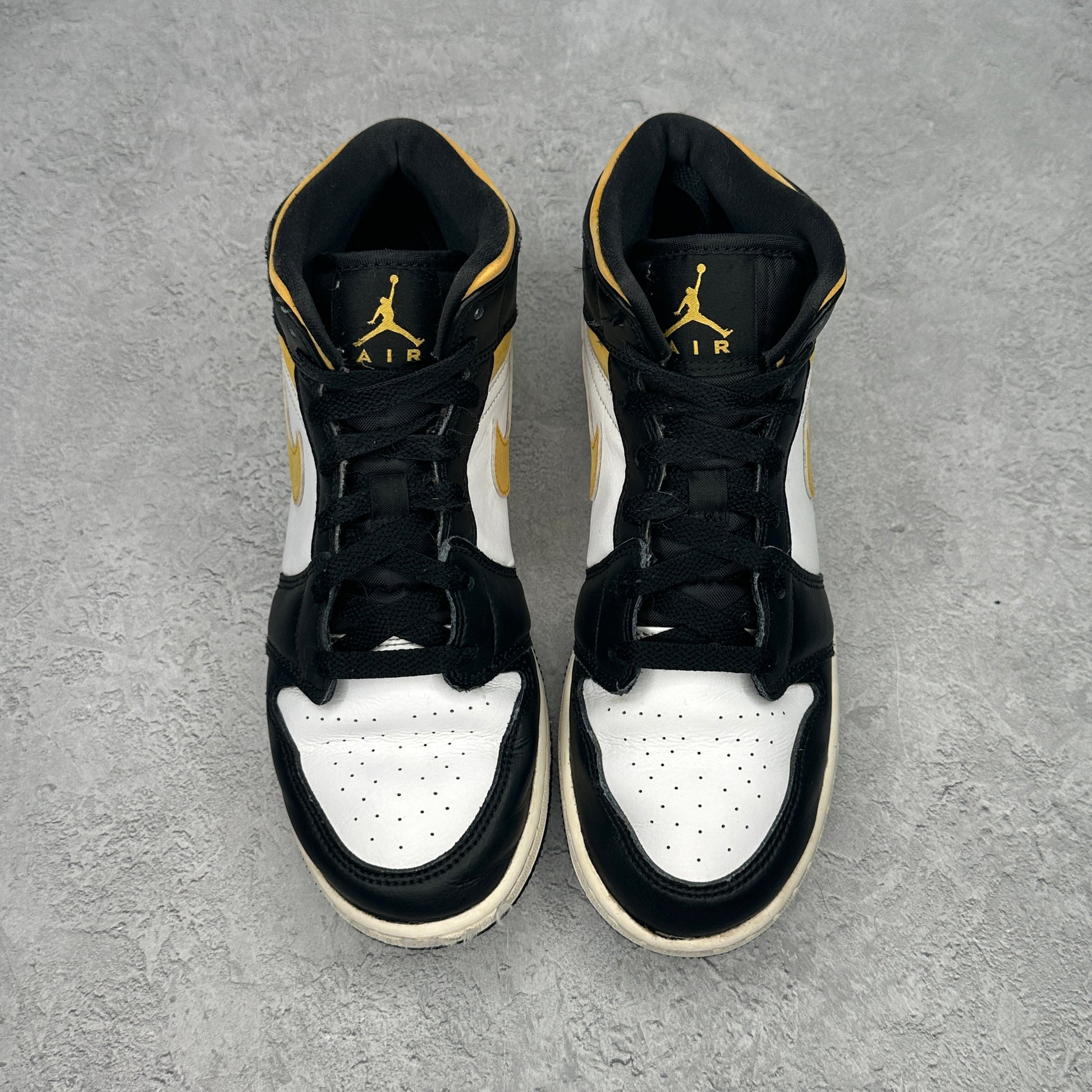 Jordan 1 Mid White Pollen Black (GS) *pre-owned* SIZE 7Y