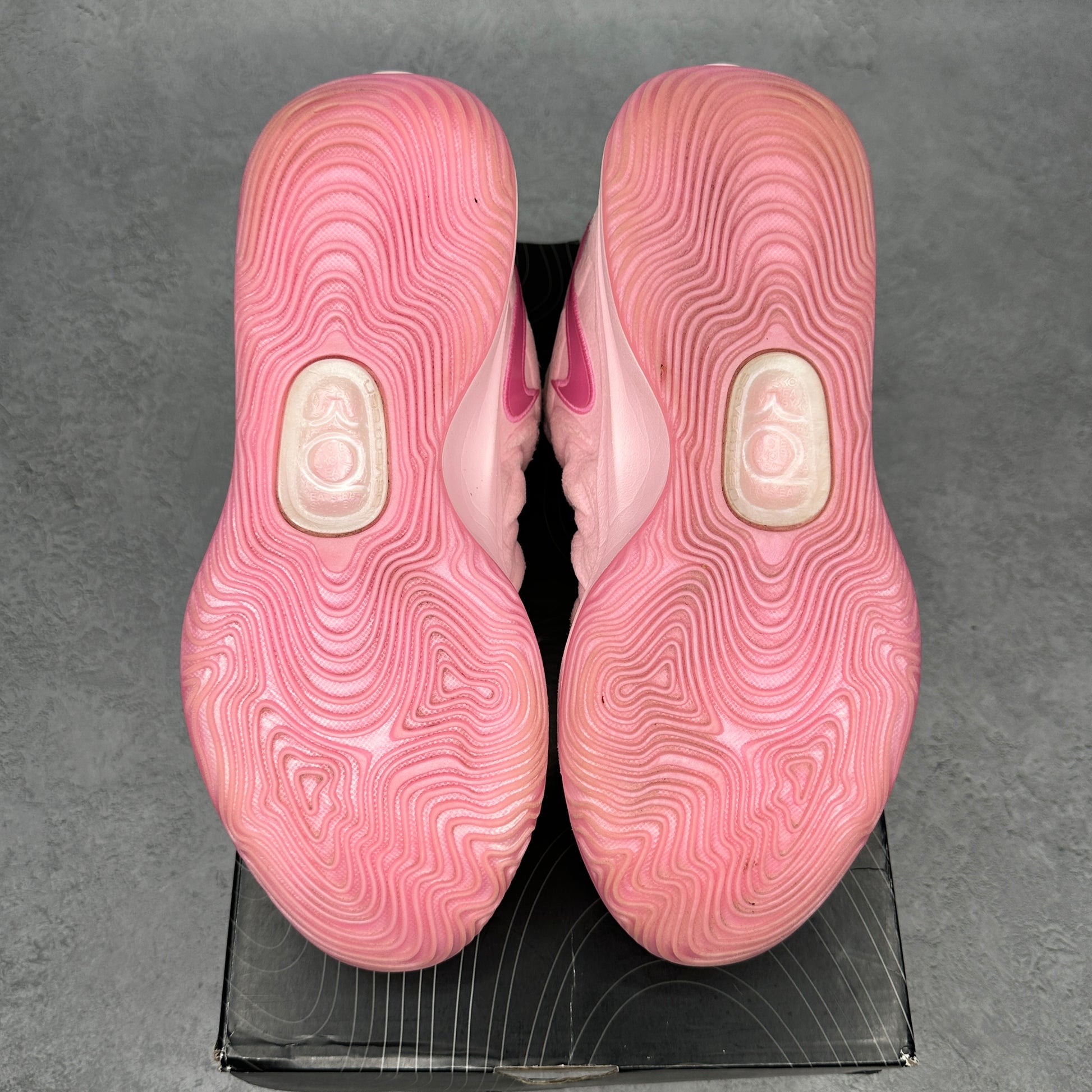 Nike KD 17 NRG Aunt Pearl *pre-owned* SIZE 8.5