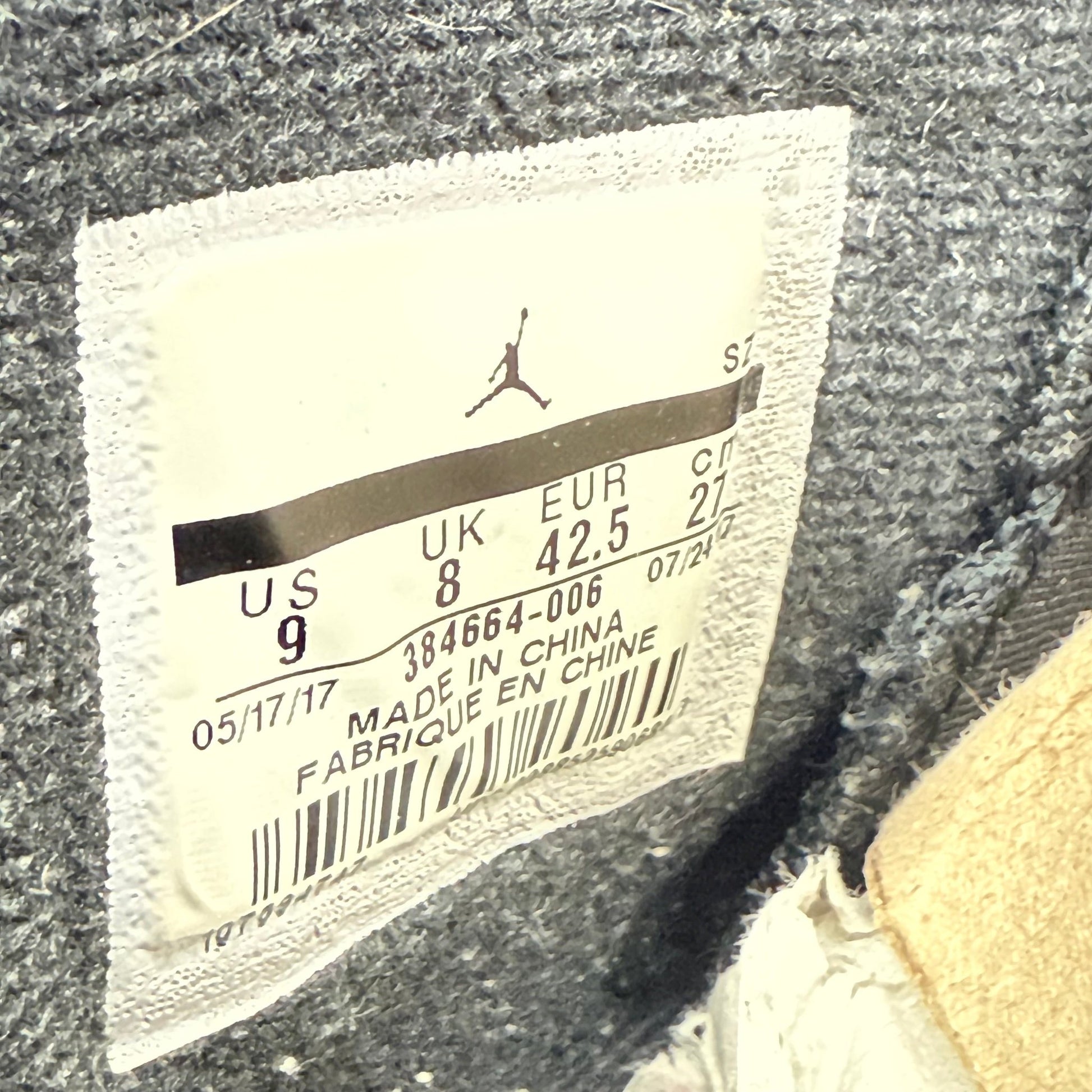 Jordan 6 Retro UNC *pre - owned* SIZE 9 - Kicks Collective PA - Jordan - 384664-006 - Men's Shoes - 9M/10.5W - Pre - Owned