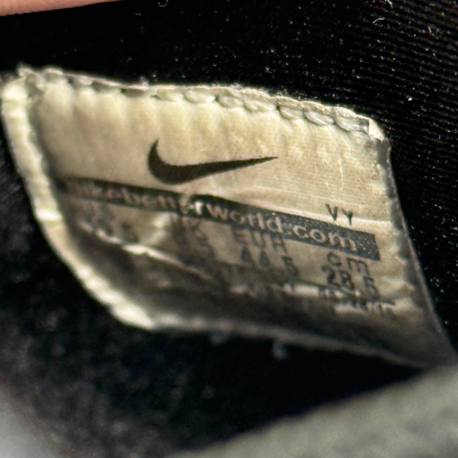 Nike Basketball Class of 97 Pack (missing Foamposite) *pre - owned* SIZE 10.5 - Kicks Collective PA - Nike - 808643-100 - Men's Shoes - 10.5M/12W - Pre - Owned - Original Box (Damaged)