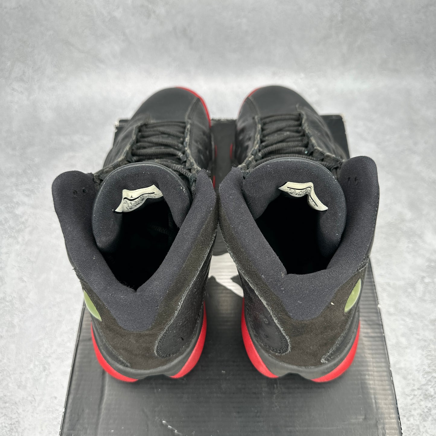 Jordan 13 Retro Dirty Bred *pre-owned* SIZE 9.5