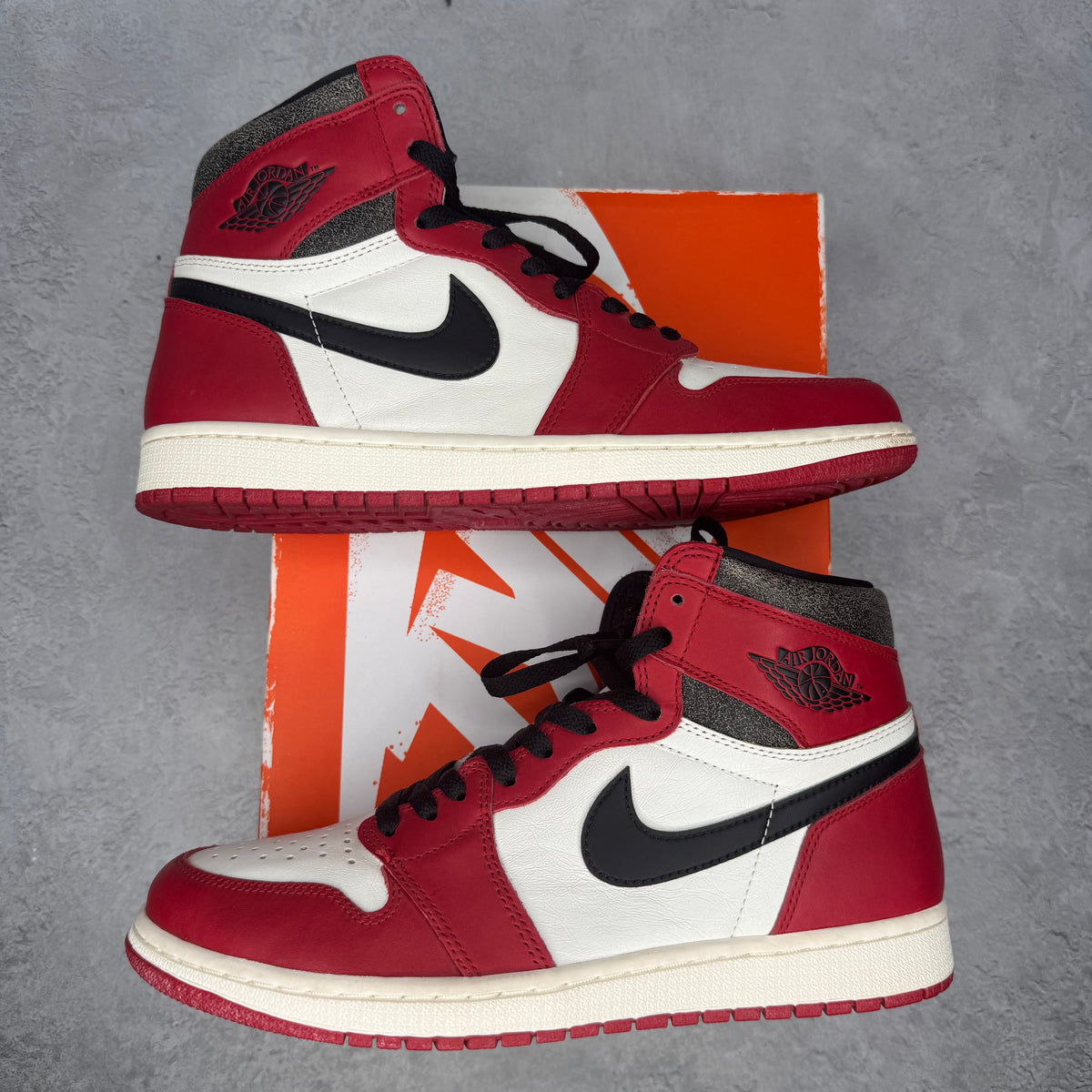 Jordan 1 Retro High OG Chicago Lost and Found *pre-owned* SIZE 10.5