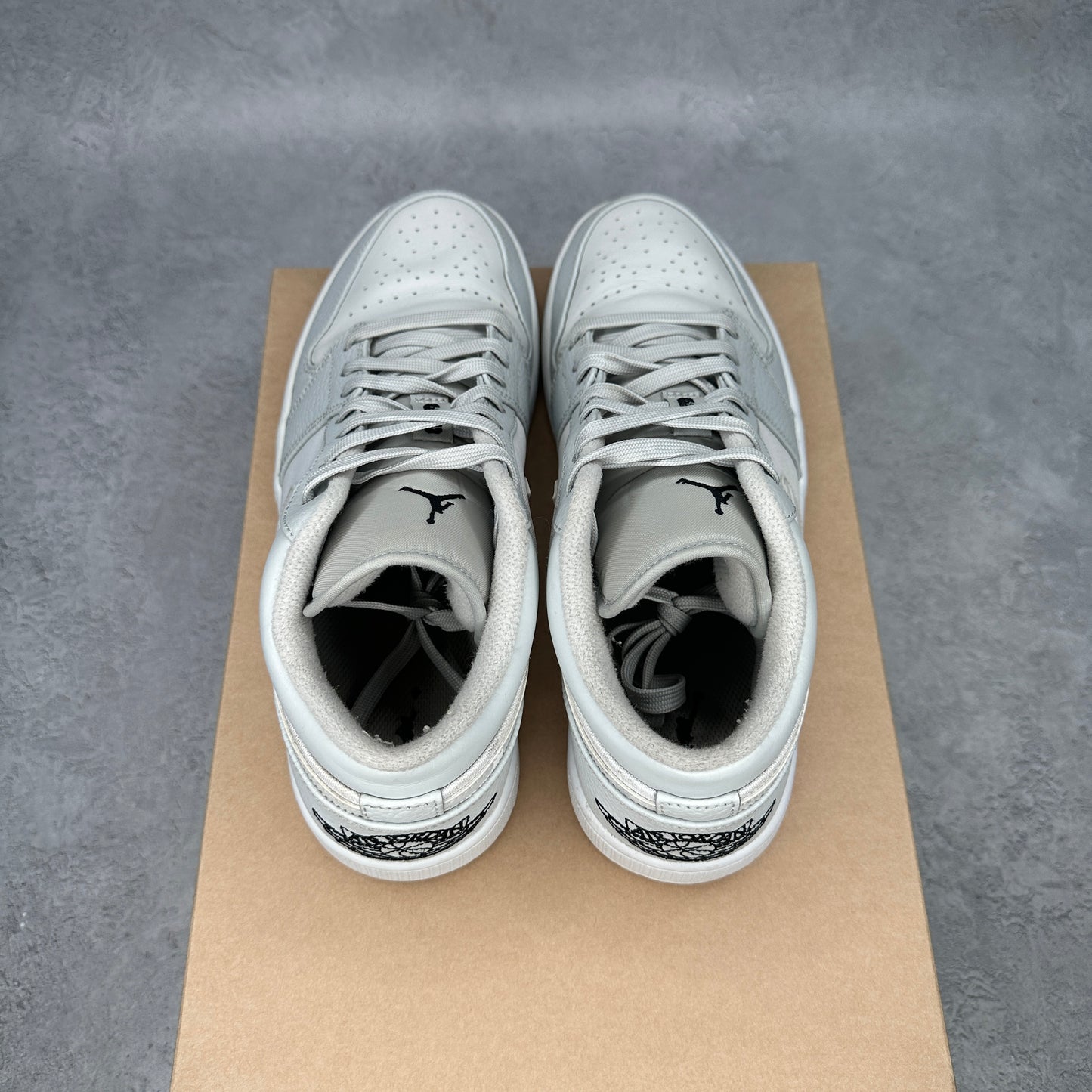 Jordan 1 Low White Camo *pre-owned* SIZE 10.5