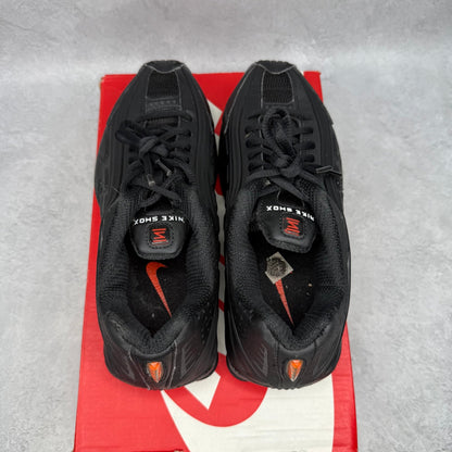 Nike Shox R4 Black (Women's) *pre-owned* SIZE 7W