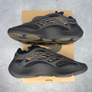 adidas Yeezy 700 V3 Clay Brown *pre-owned* SIZE 10.5 - Kicks Collective PA - adidas - GY0189 - Men's Shoes - 10.5M/12W - Pre-Owned