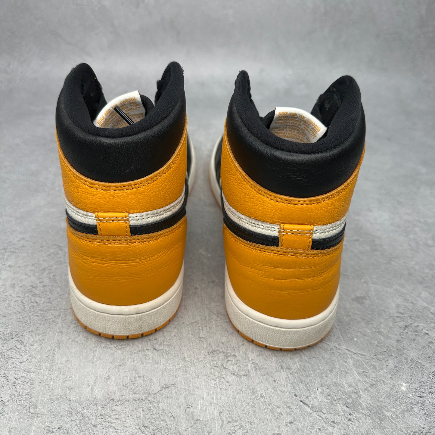Jordan 1 Retro High OG Taxi *pre-owned* SIZE 8.5