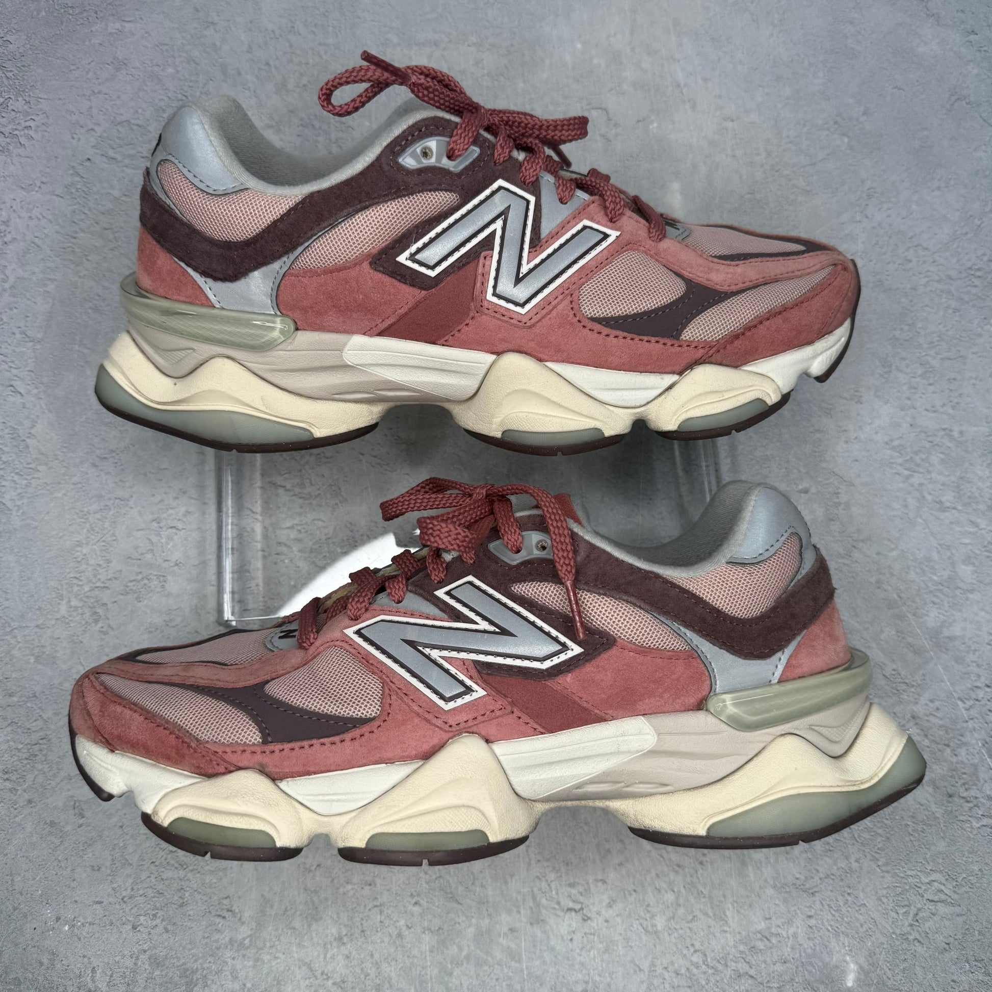 New Balance 9060 Cherry Blossom *pre-owned* SIZE 9.5