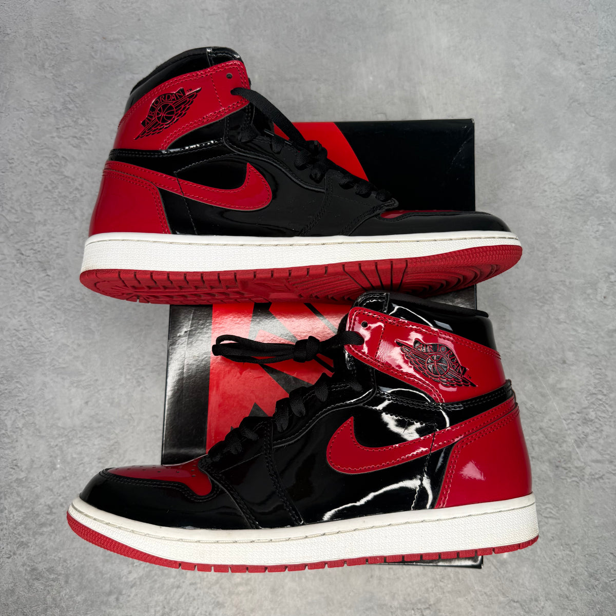 Jordan 1 Retro High OG Patent Bred pre-owned size 9.5