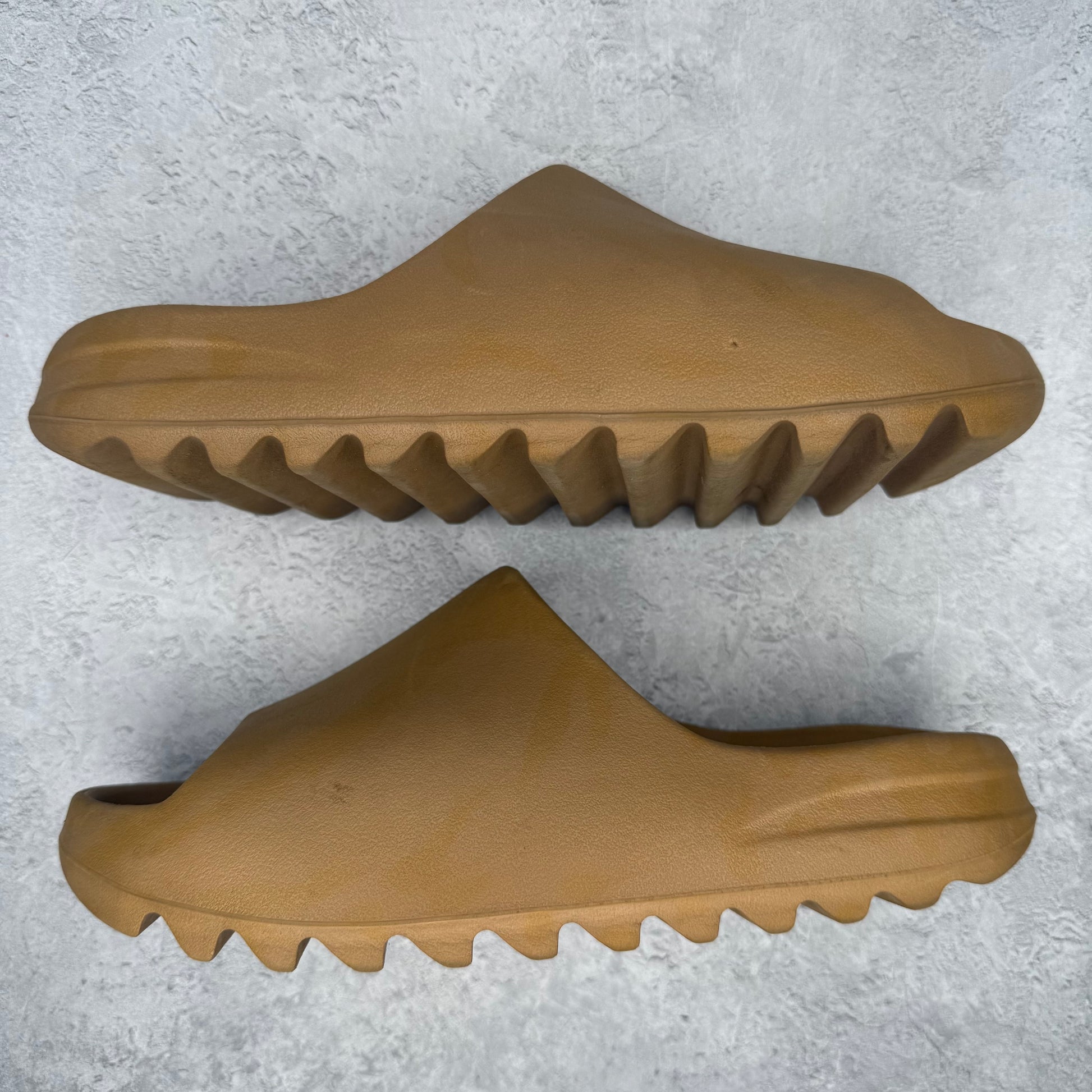 adidas Yeezy Slide Ochre *pre-owned* SIZE 11