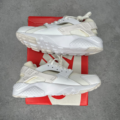 Nike Air Huarache Run White Pure Platinum (GS) *pre-owned* SIZE 6.5Y