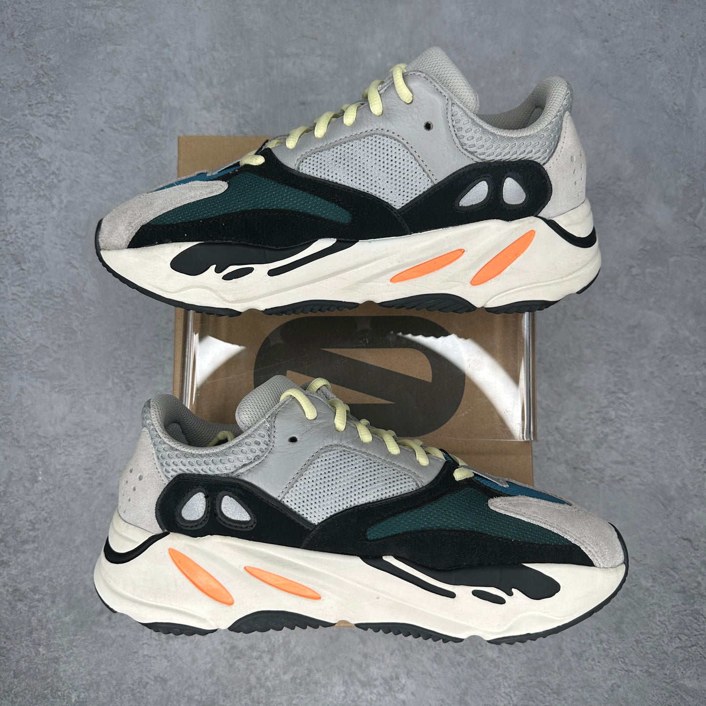 adidas Yeezy Boost 700 Wave Runner *pre-owned* SIZE 8