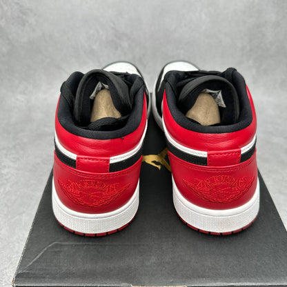 Jordan 1 Low Black Toe (2019) *pre - owned* SIZE 9.5 - Kicks Collective PA - Jordan - 553558-116 - Men's Shoes - 9.5M/11W - Pre - Owned