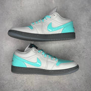 Jordan 1 Low SE Polaroid (Women's) *pre-owned* SIZE 10