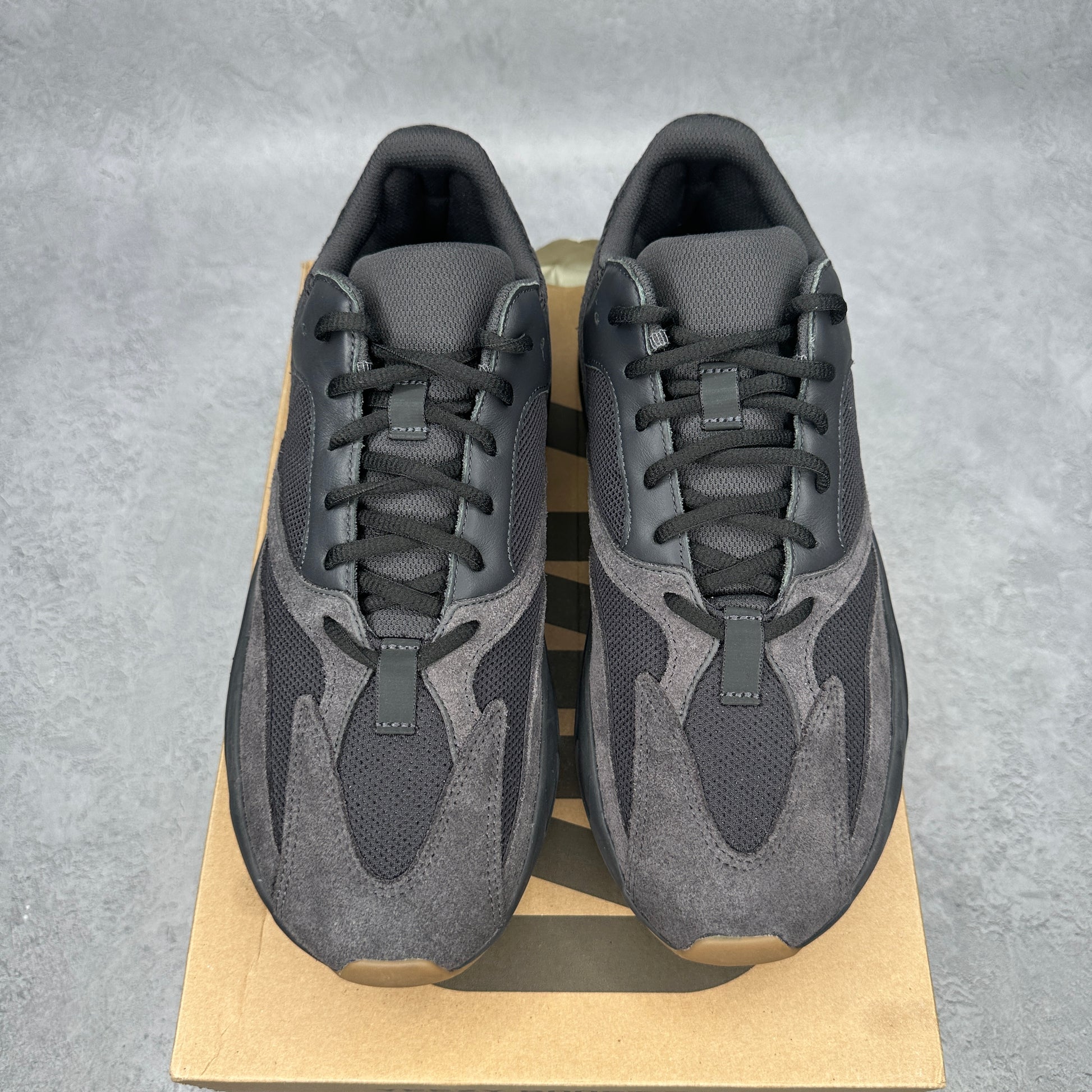 adidas Yeezy Boost 700 Utility Black *pre-owned* SIZE 11.5