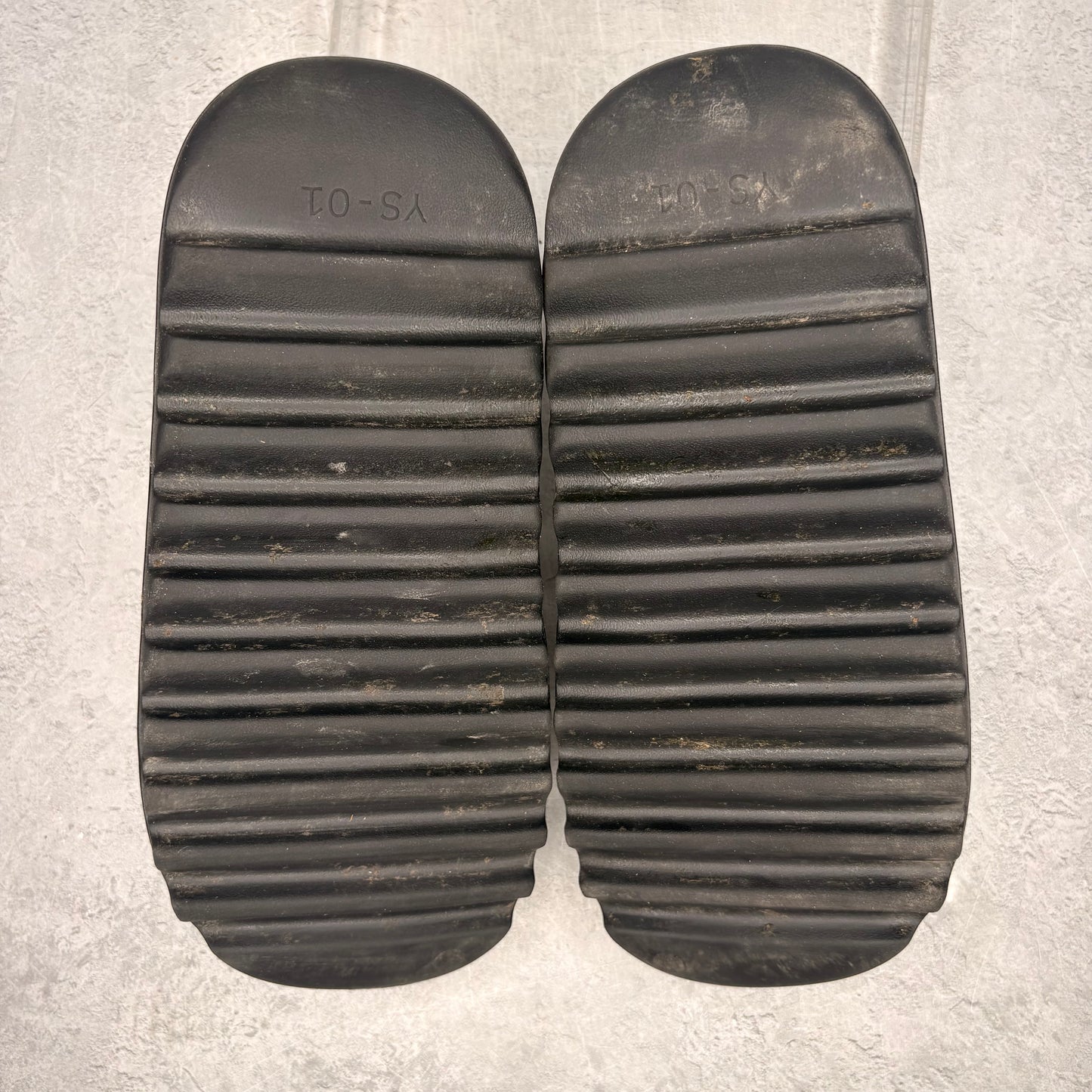 YZY YS-01 Black *pre-owned* SIZE 12